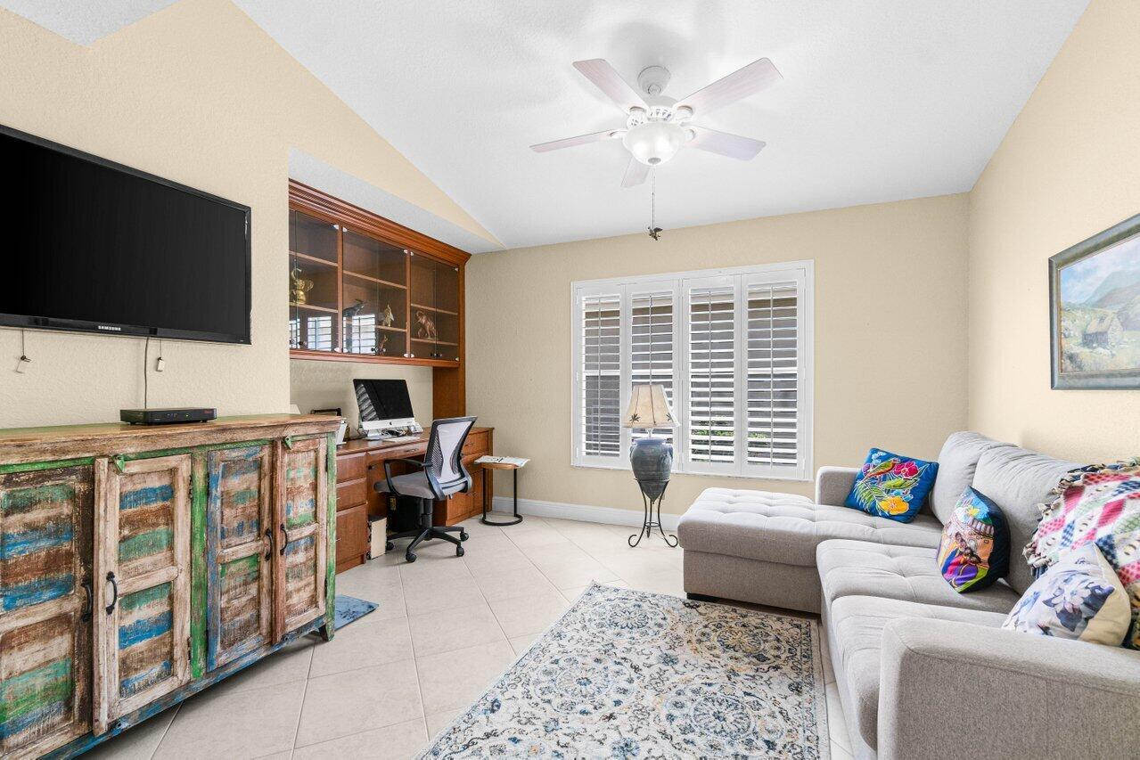 7533 Sagunto Street 7533