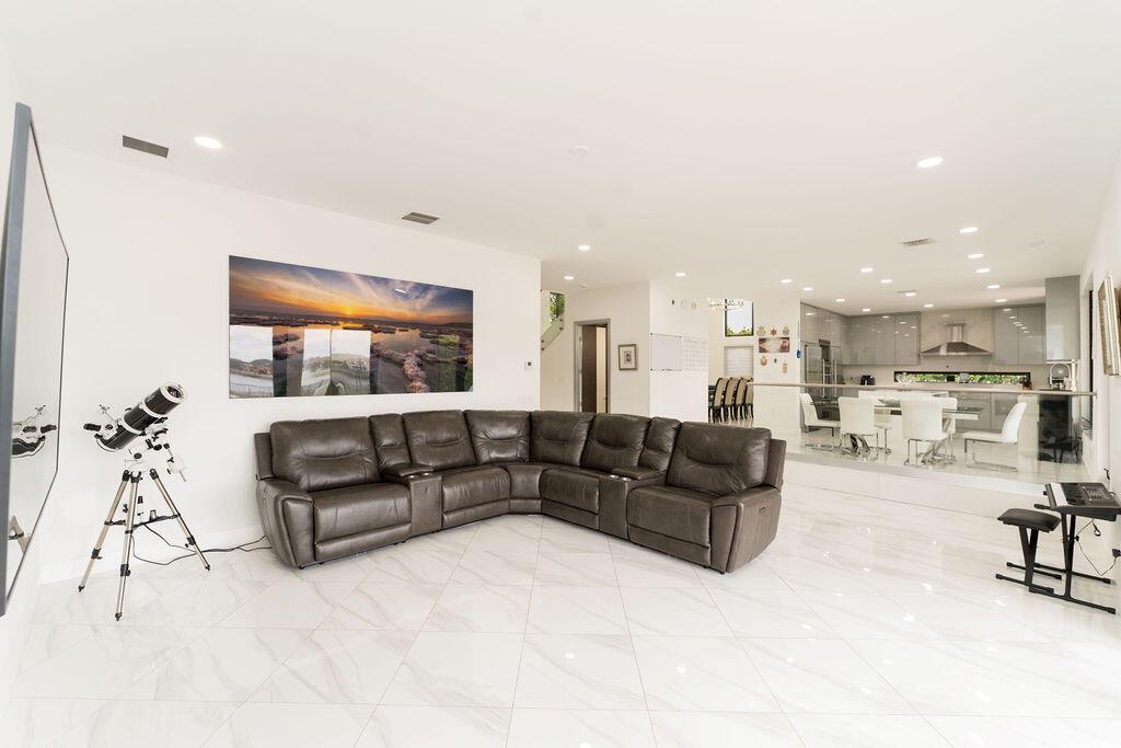 9475 Equus Circle