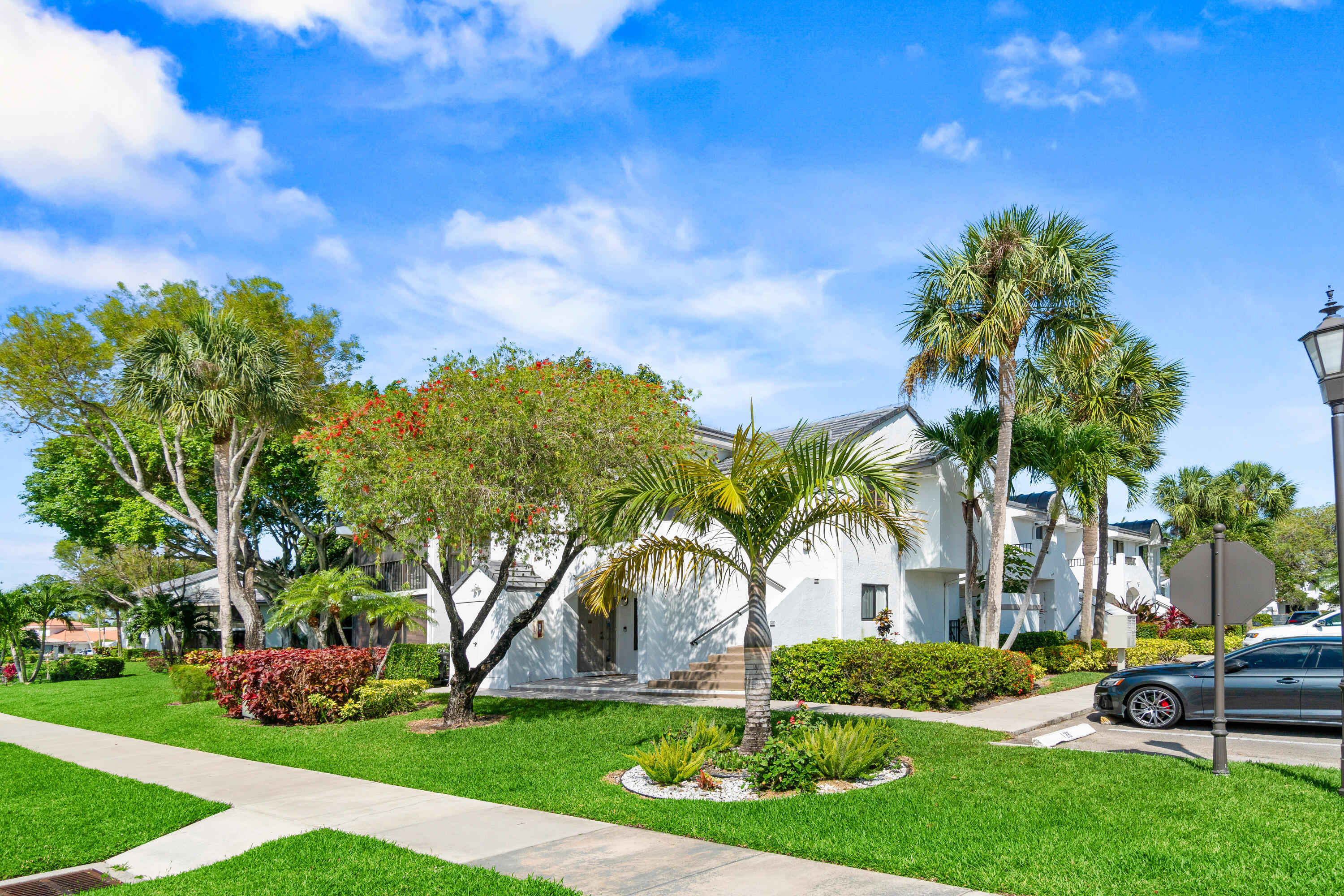 7533 Glendevon Lane 905