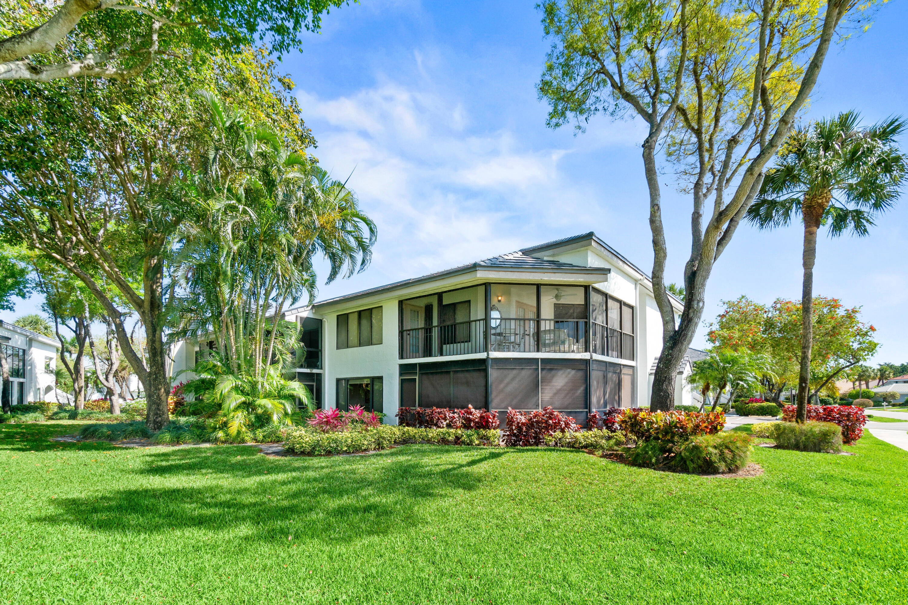 7533 Glendevon Lane 905