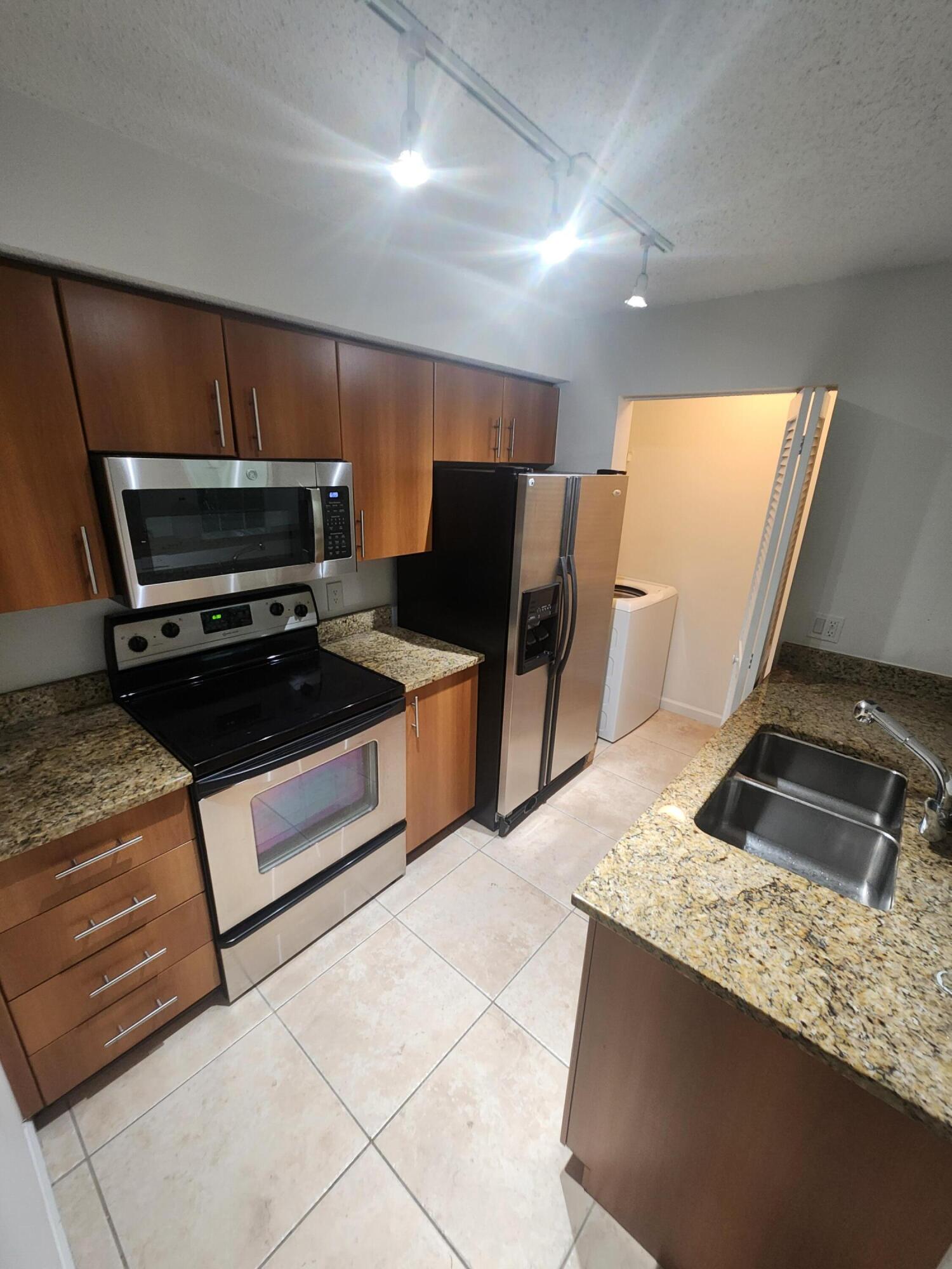 1020 Crystal F Way F, Delray Beach Unit: F