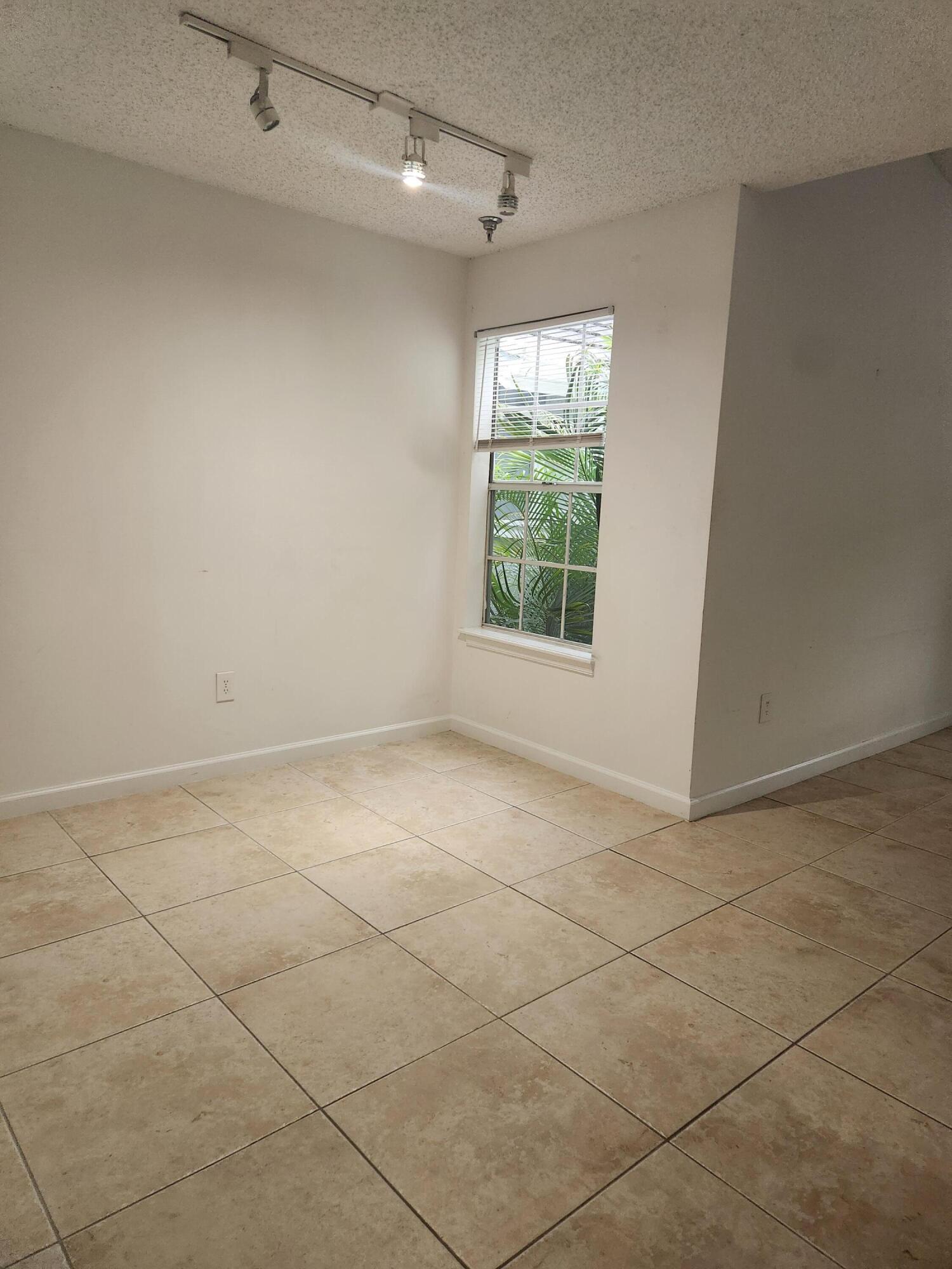 1020 Crystal F Way F, Delray Beach Unit: F