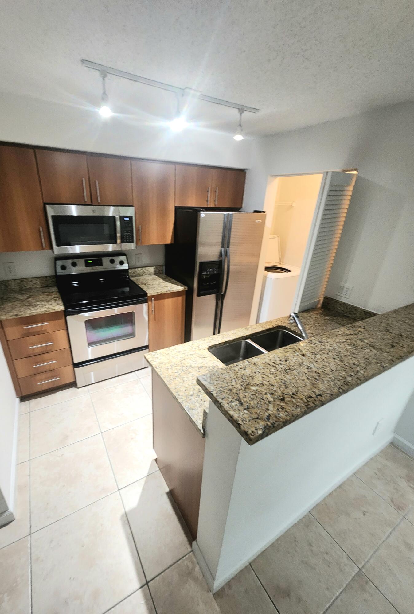 1020 Crystal F Way F, Delray Beach Unit: F