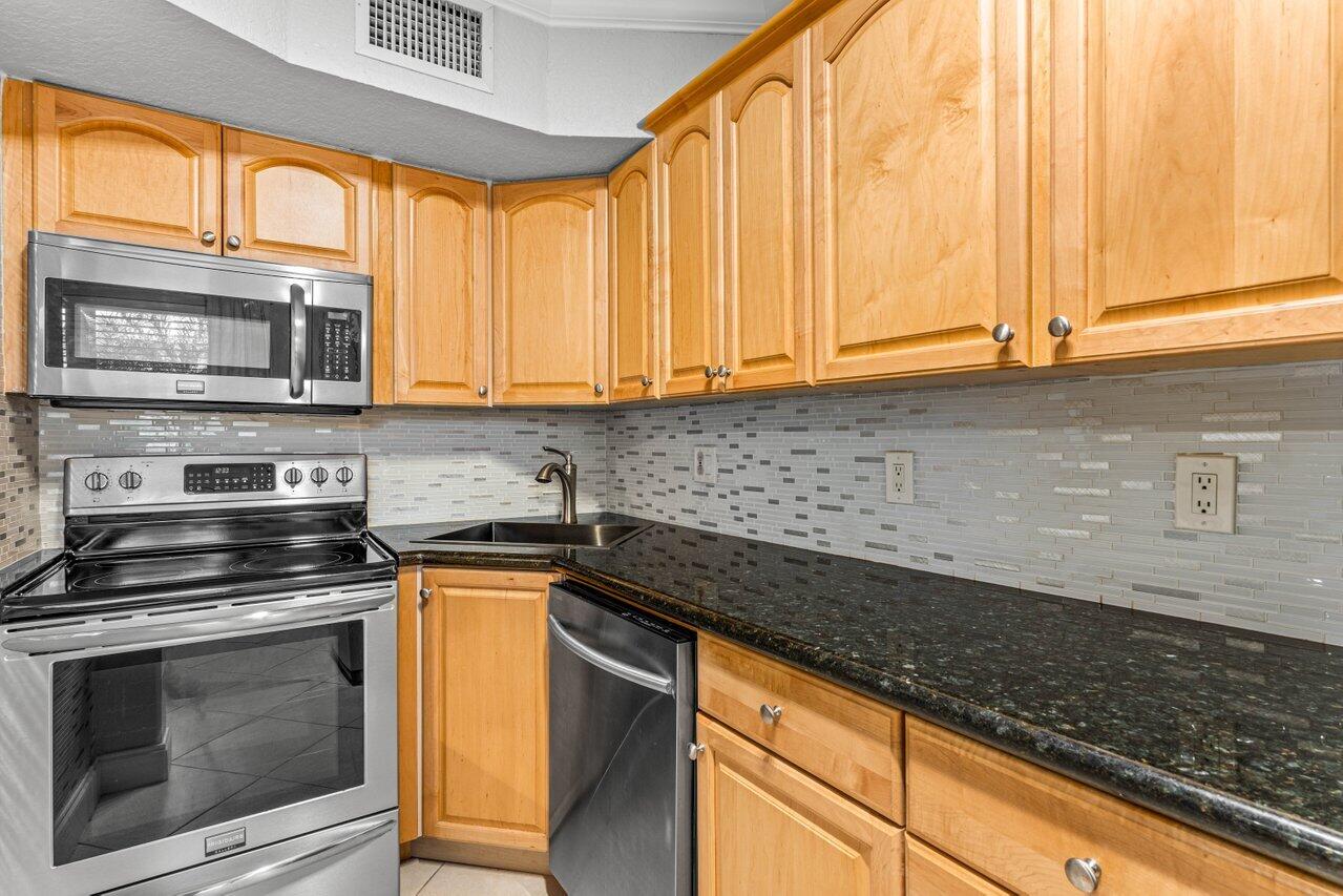 744 NE 14th Avenue 2