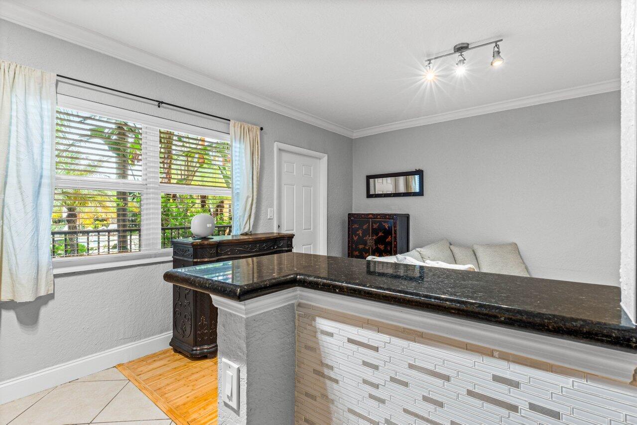 744 NE 14th Avenue 2