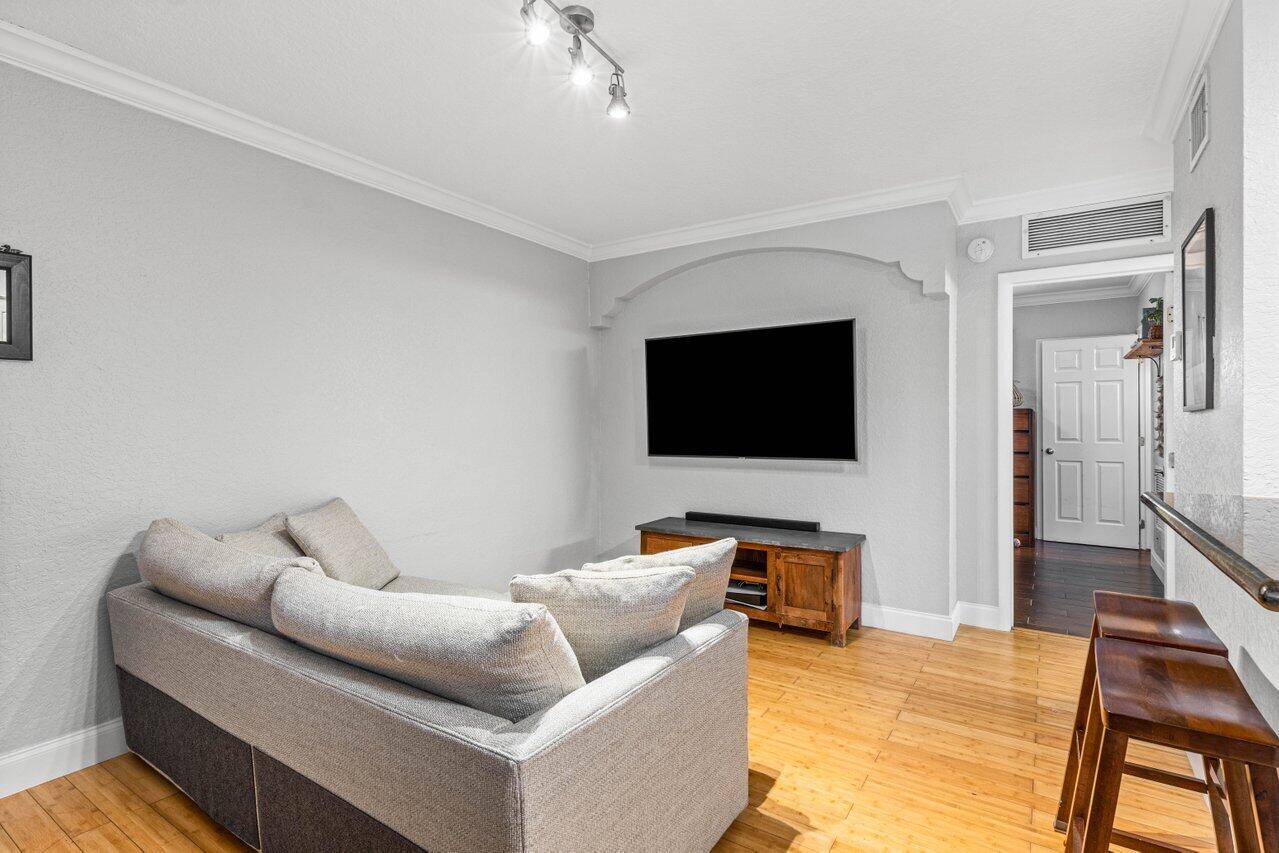 744 NE 14th Avenue 2