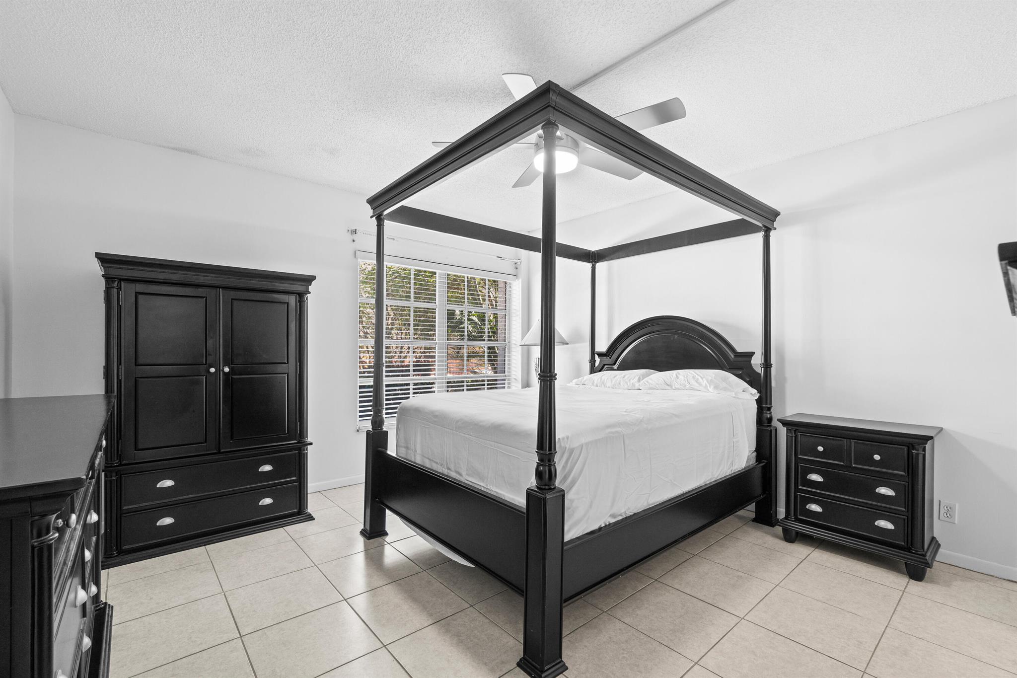 250 NE 20th Street 1220