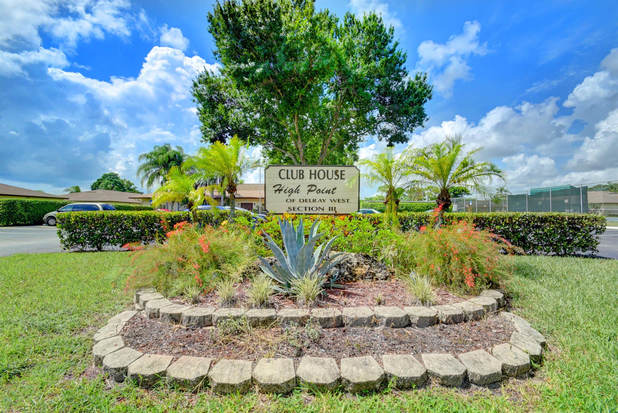 735 N Highpoint Boulevard N B