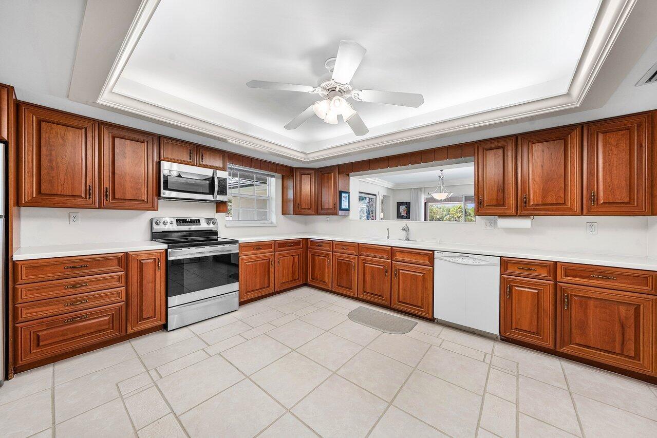 489 S Country Club Drive