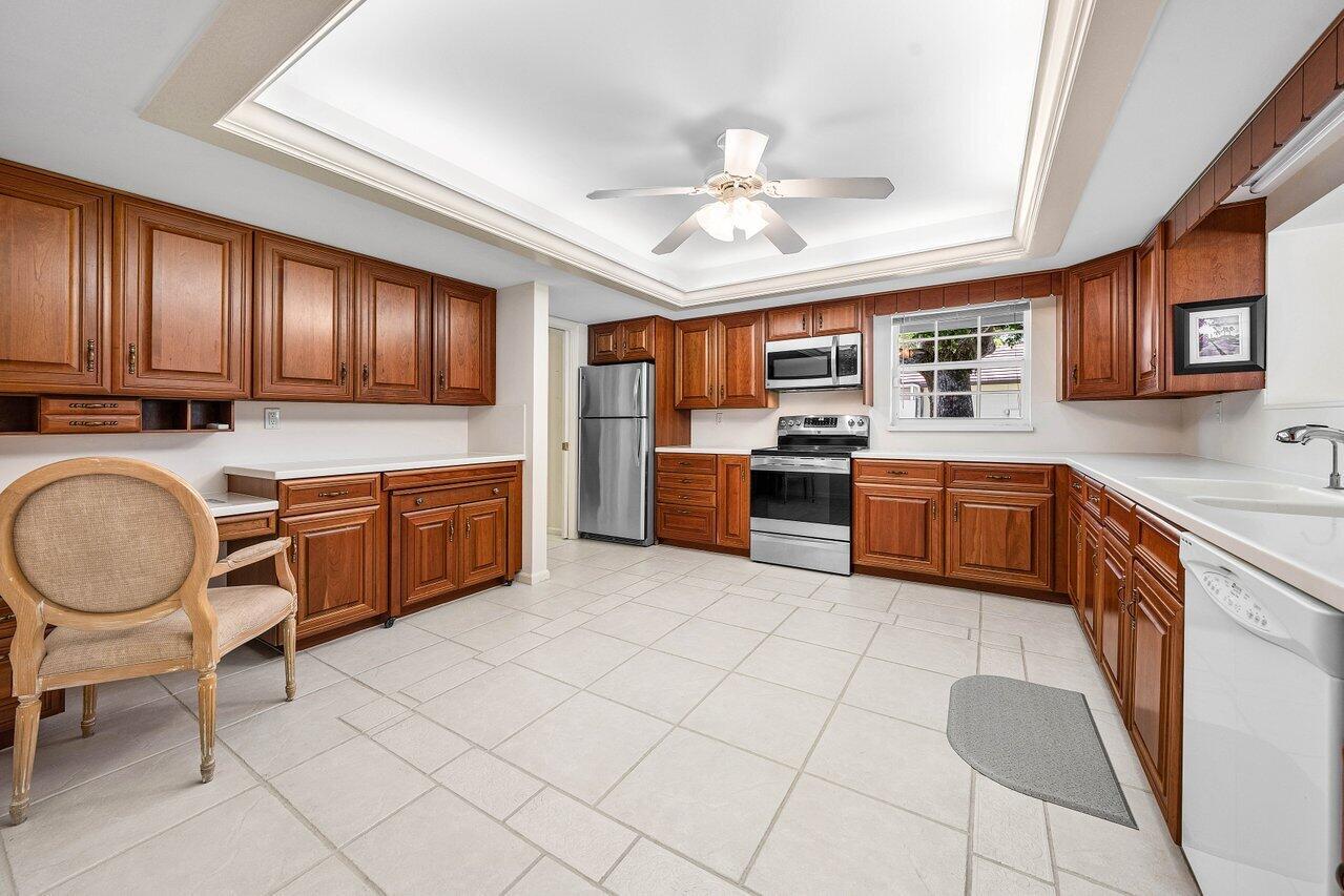 489 S Country Club Drive