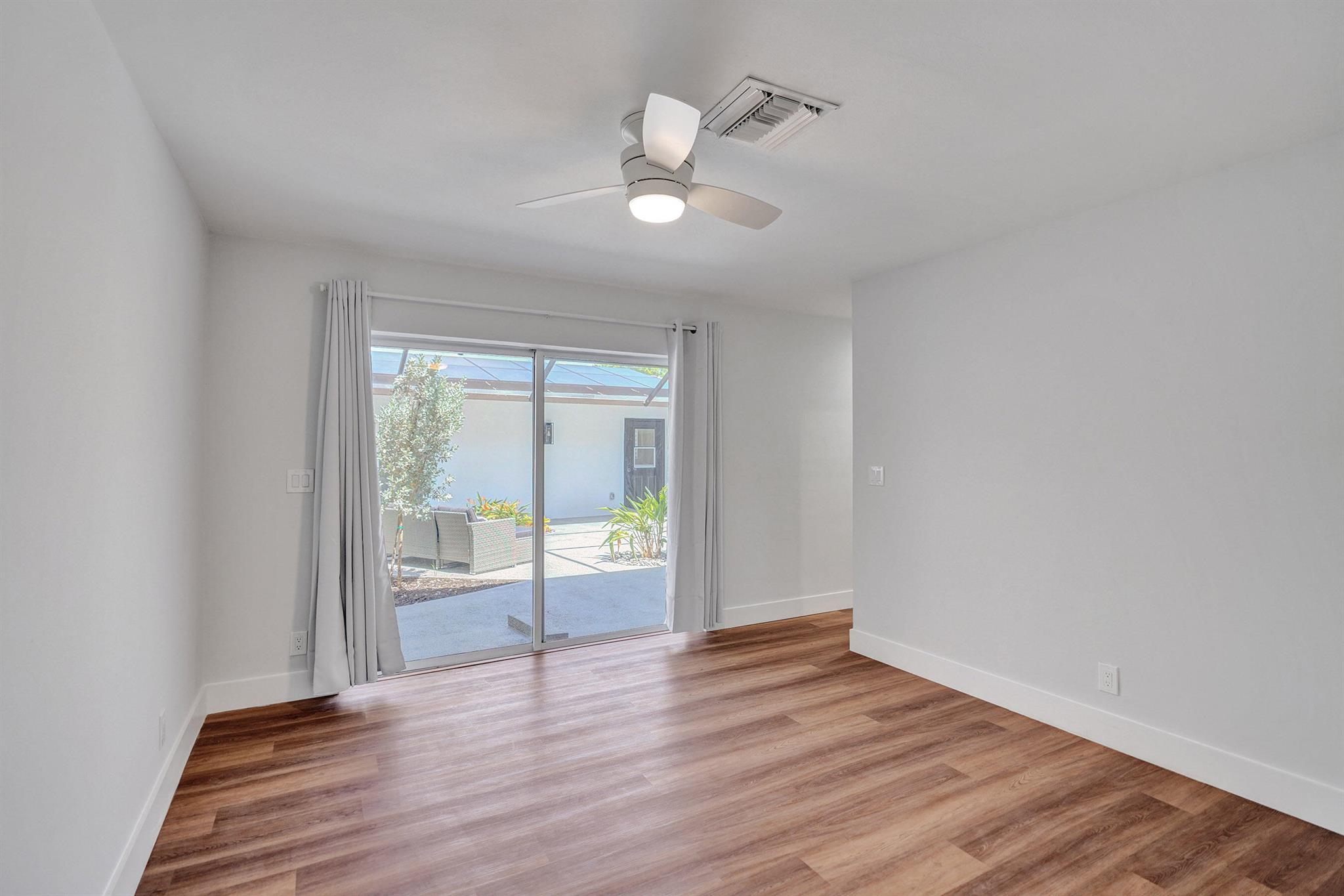450 NW 15th Street