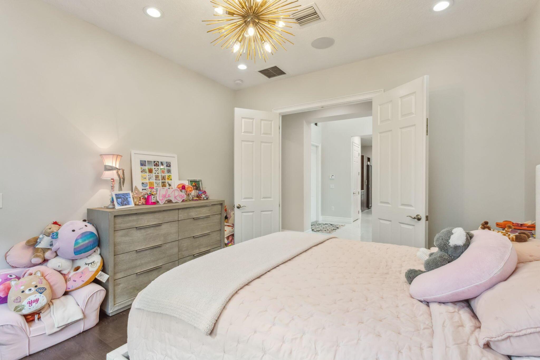 16770 Burlington Bristol Lane