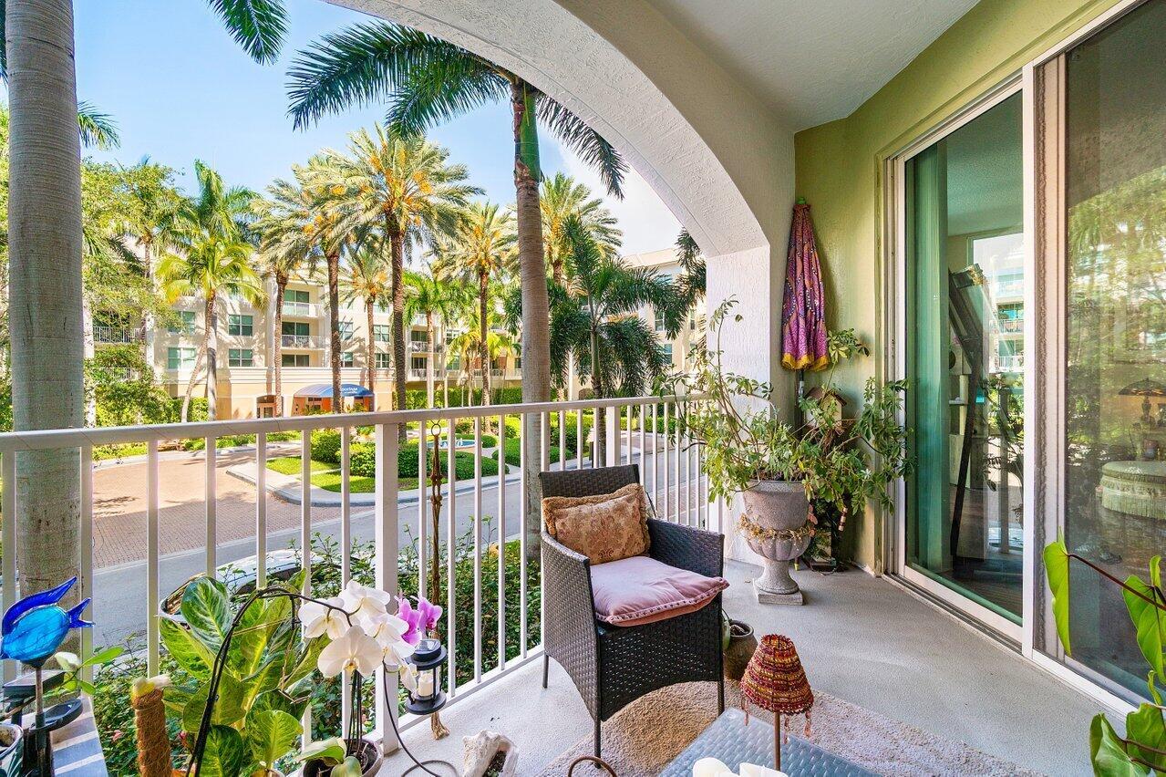 804 E Windward Way 201