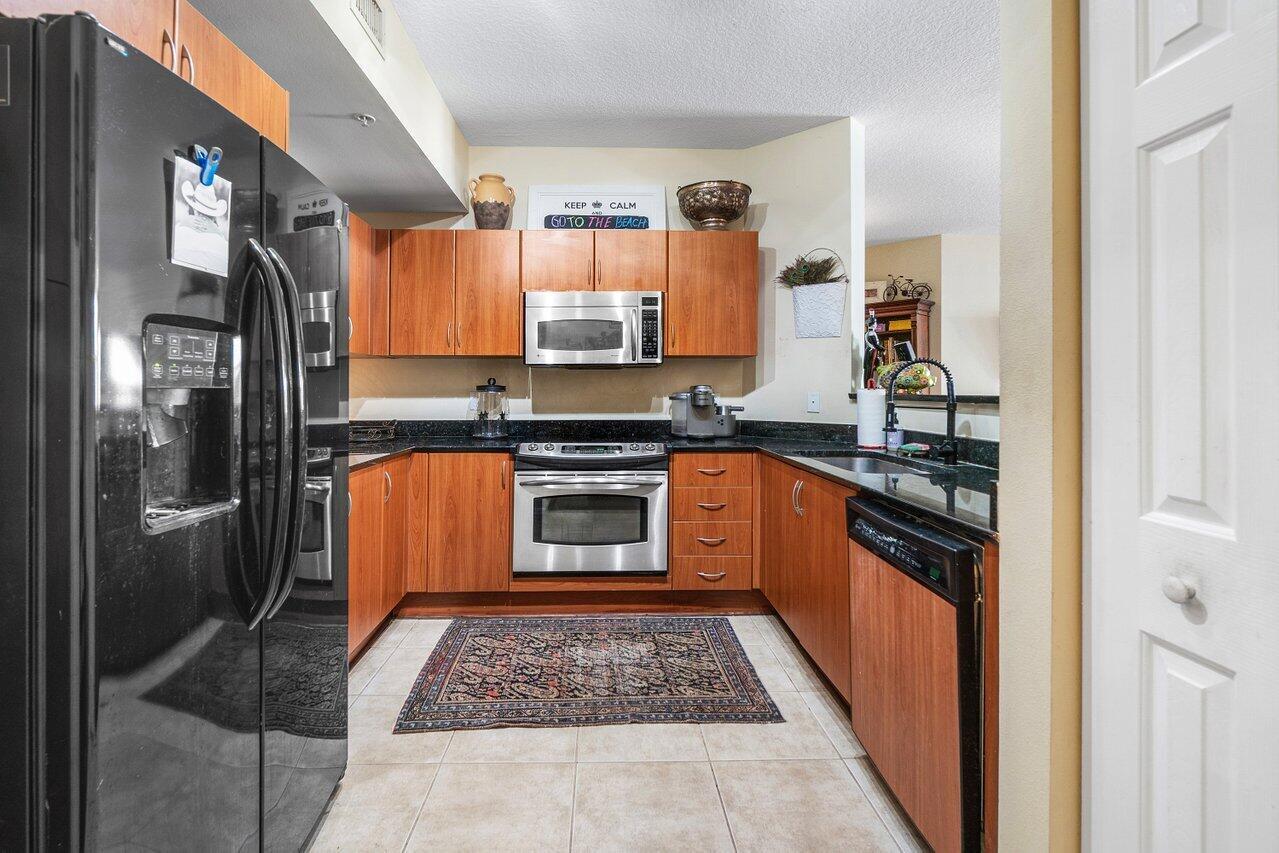 804 E Windward Way 201