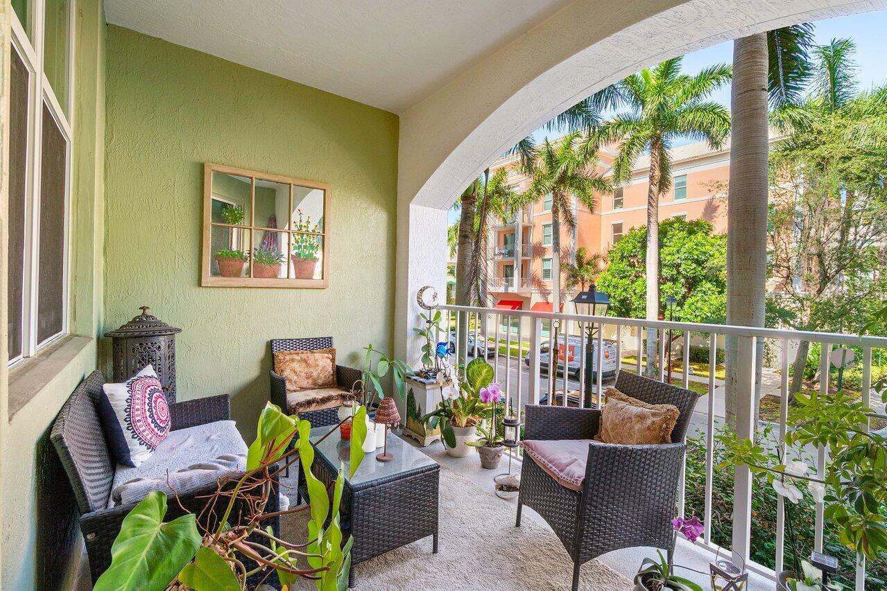 804 E Windward Way 201