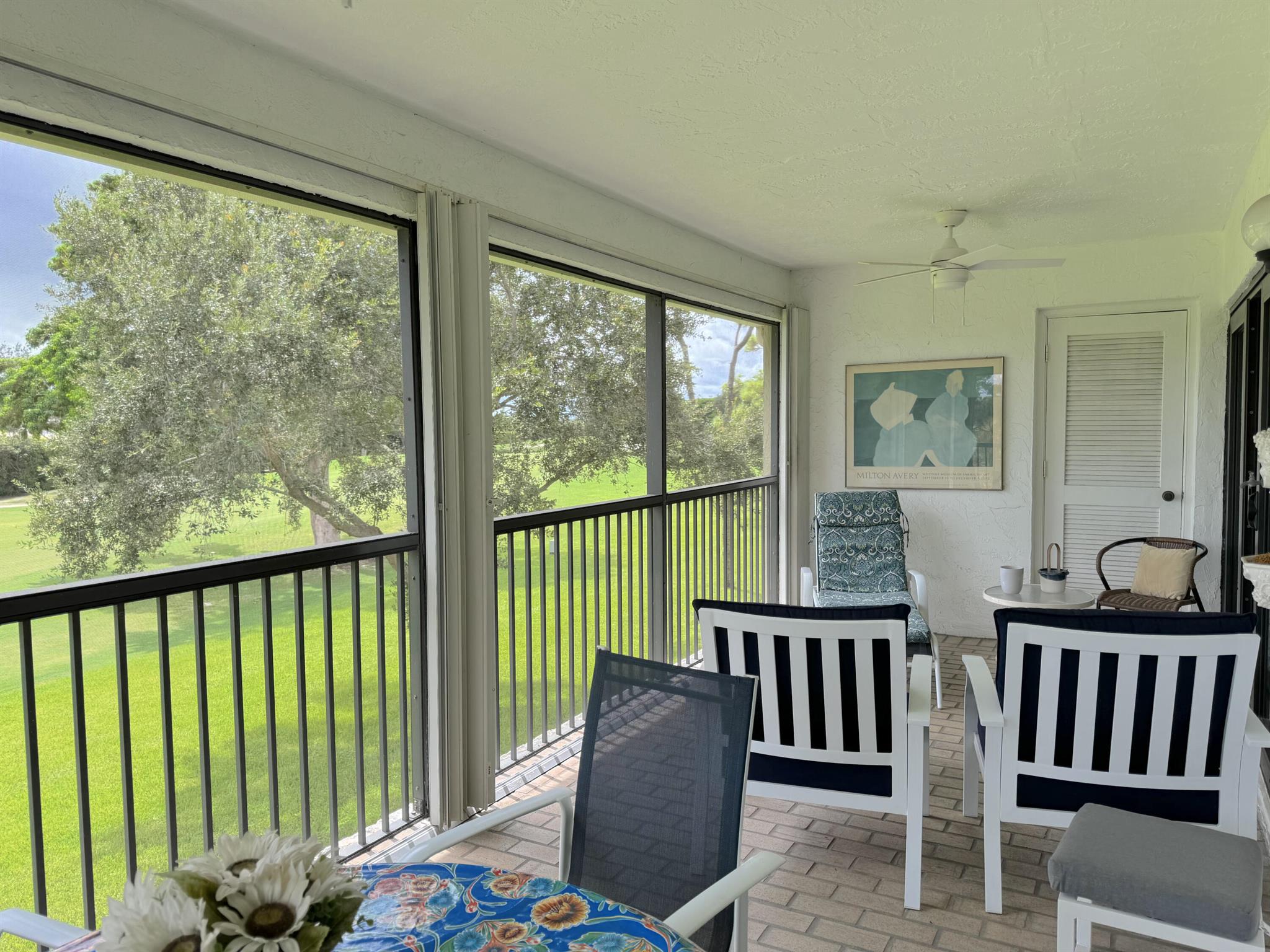 9 Stratford Drive E B