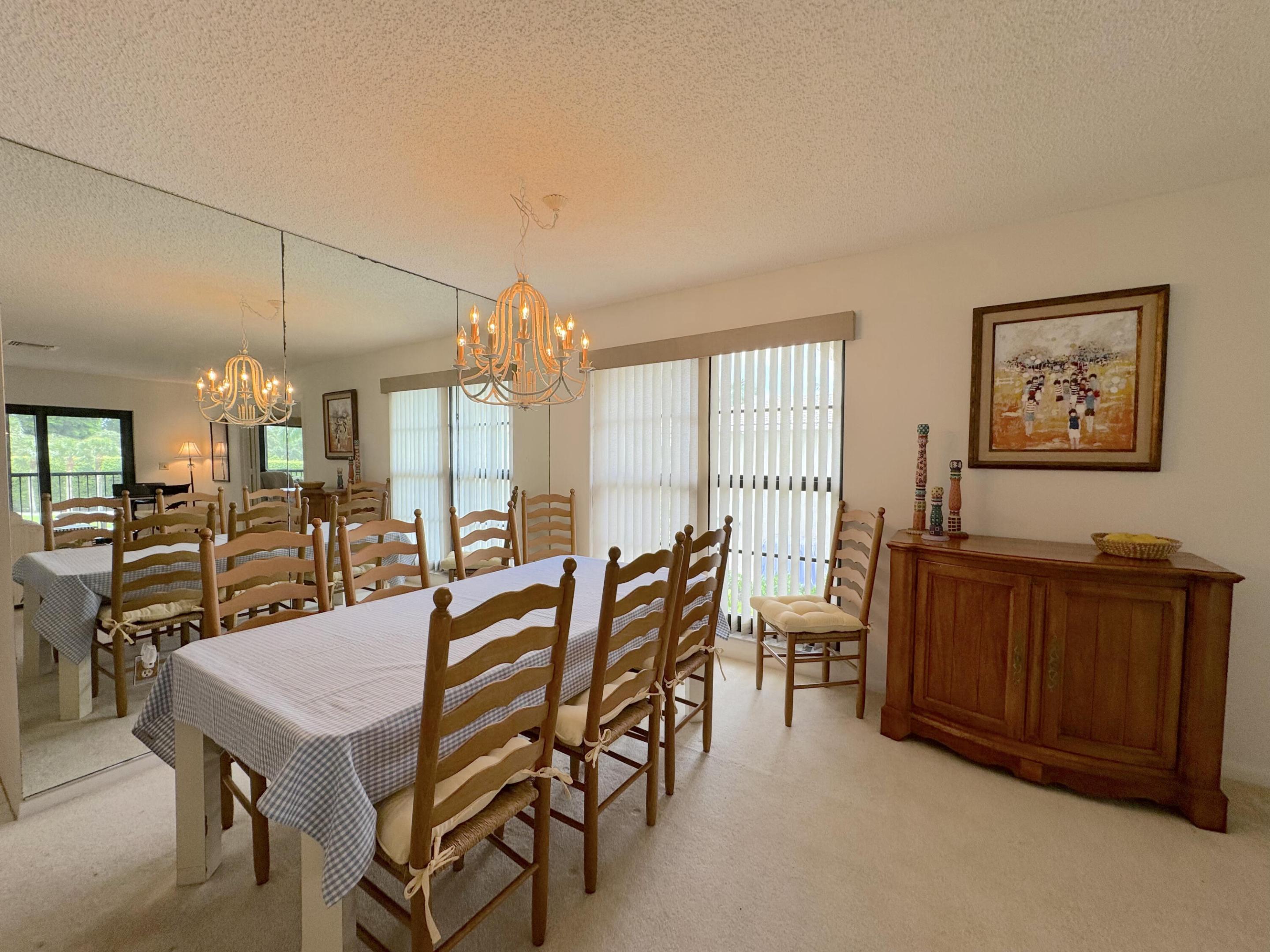 9 Stratford Drive E B