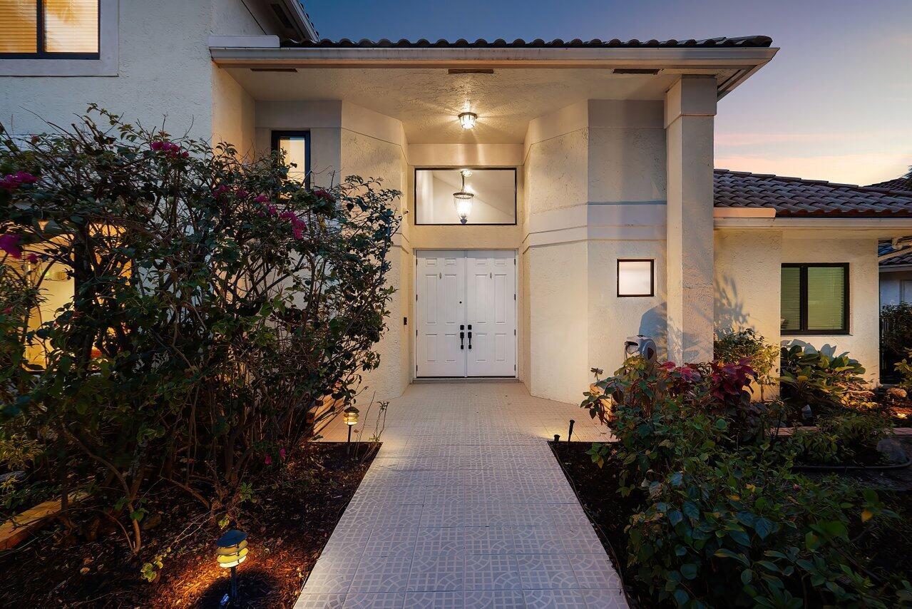 10744 Avenida Santa Ana