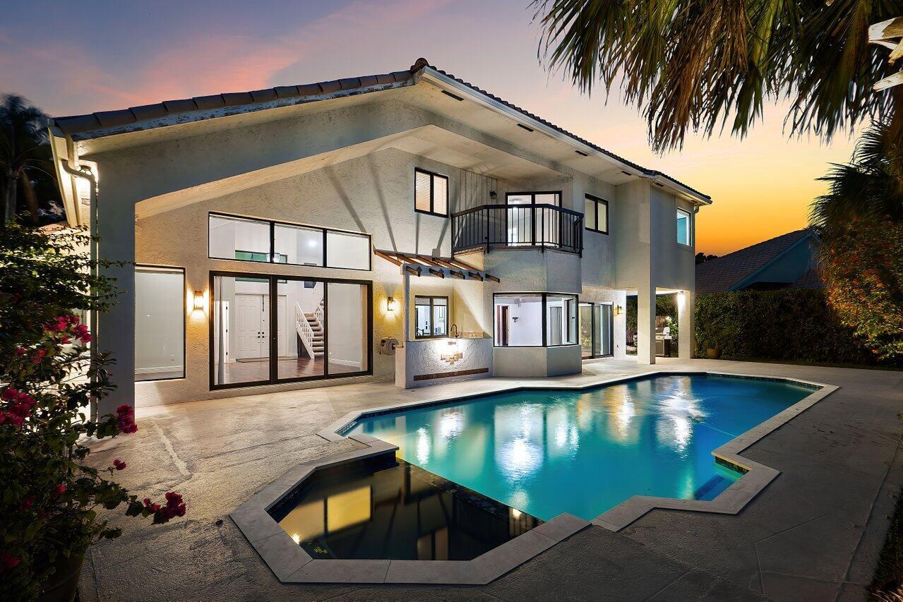 10744 Avenida Santa Ana