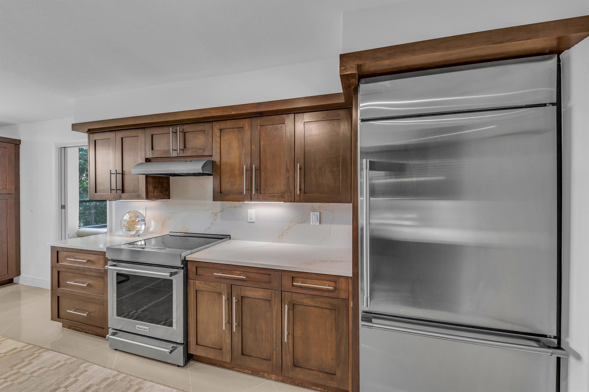 7572 Regency Lake Drive 402