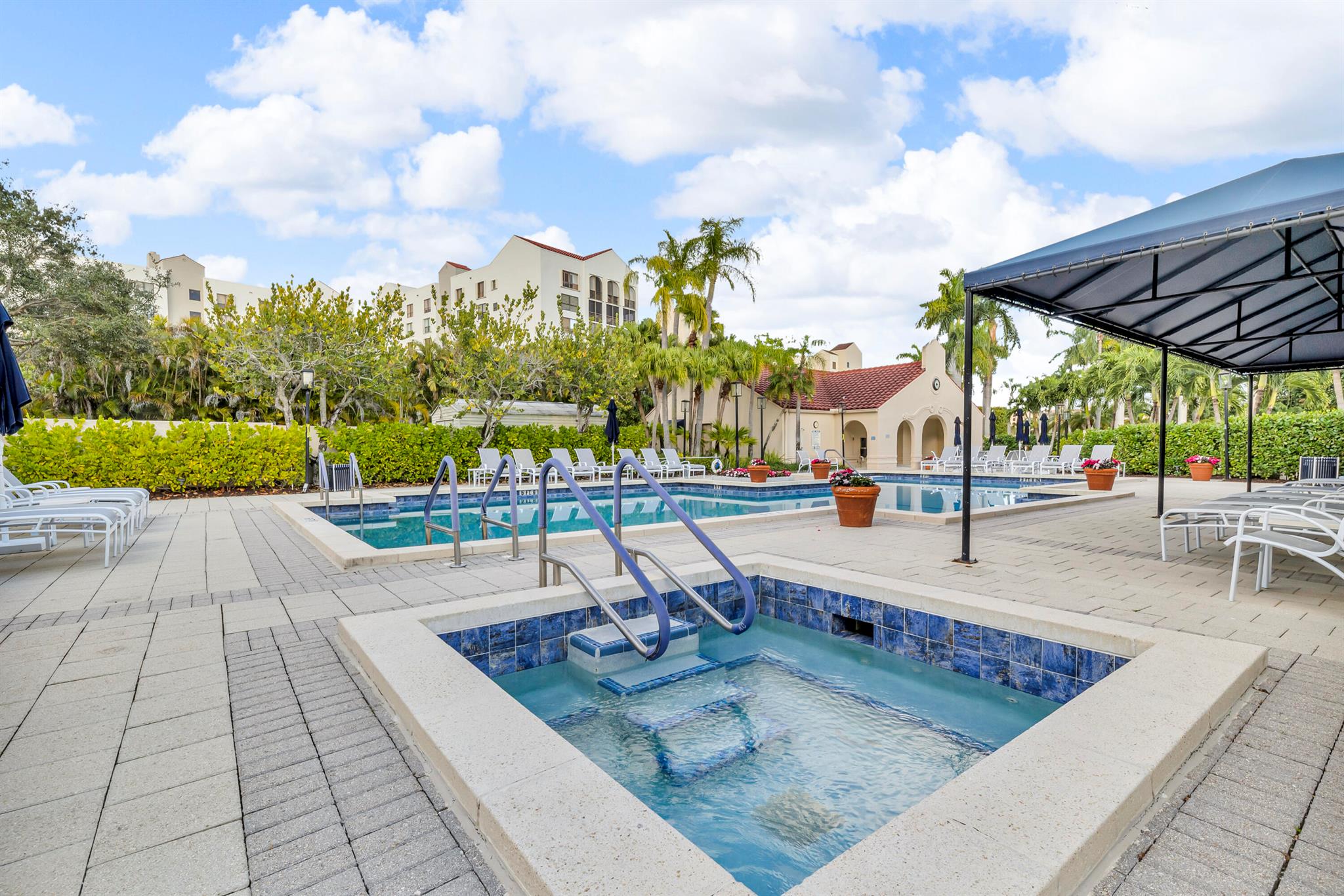 7572 Regency Lake Drive 402