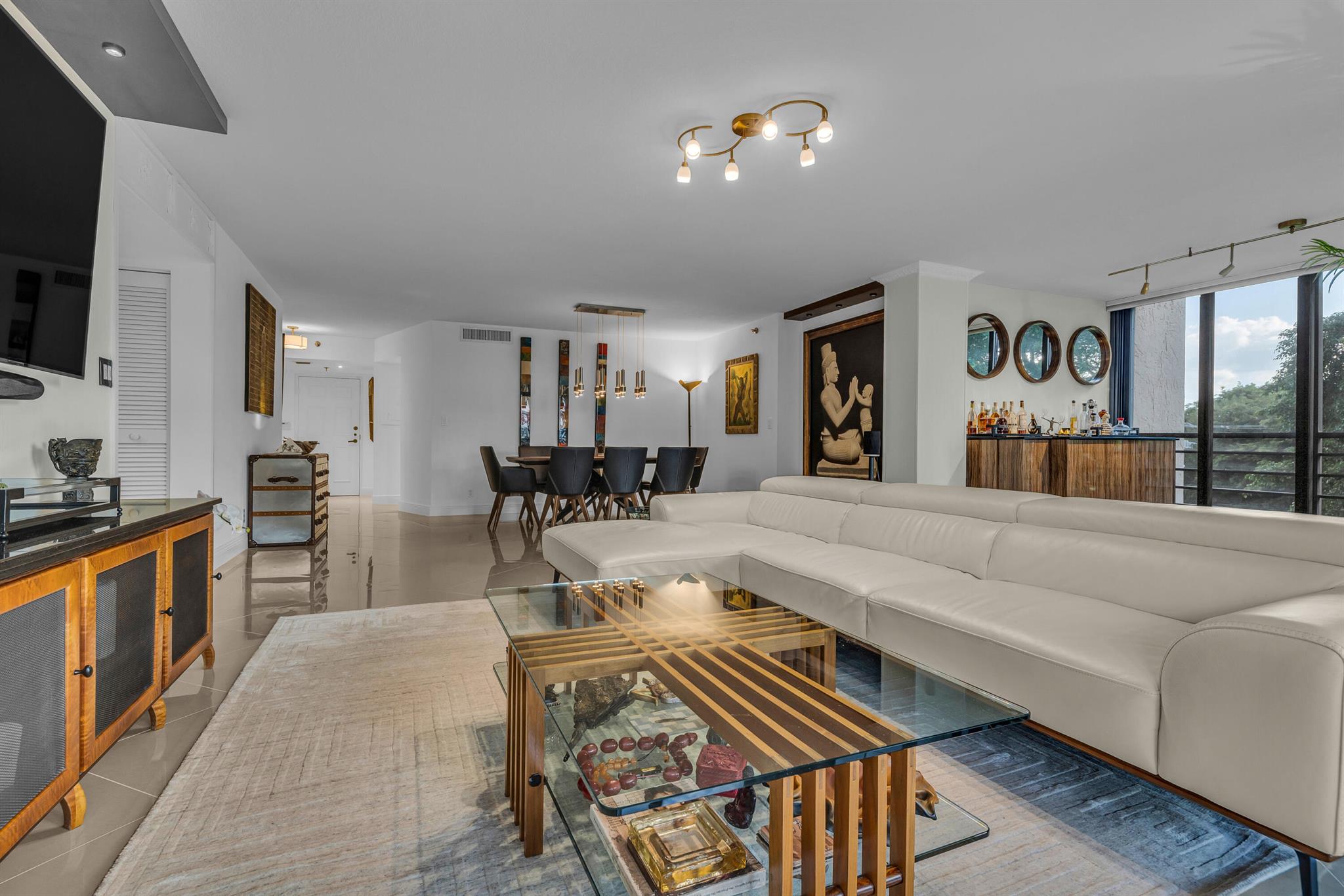 7572 Regency Lake Drive 402