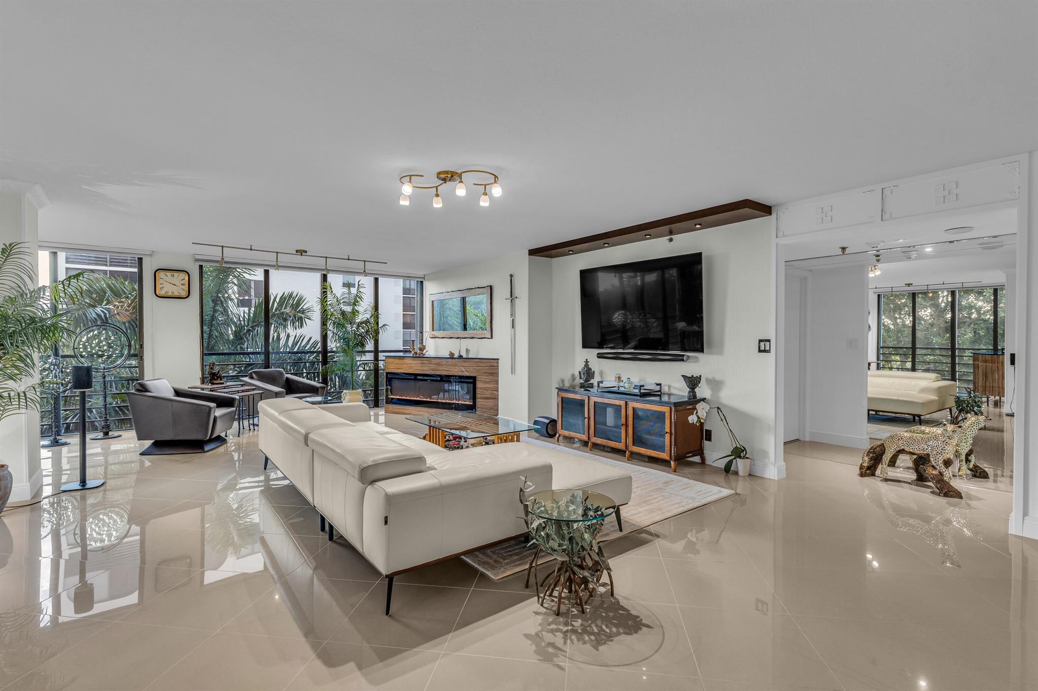 7572 Regency Lake Drive 402