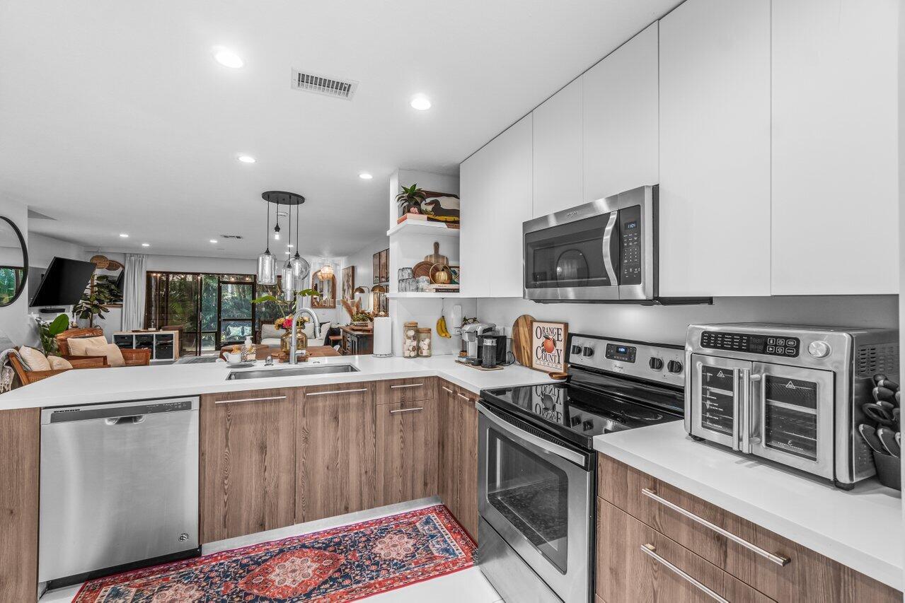 2104 NE 44 Street 20