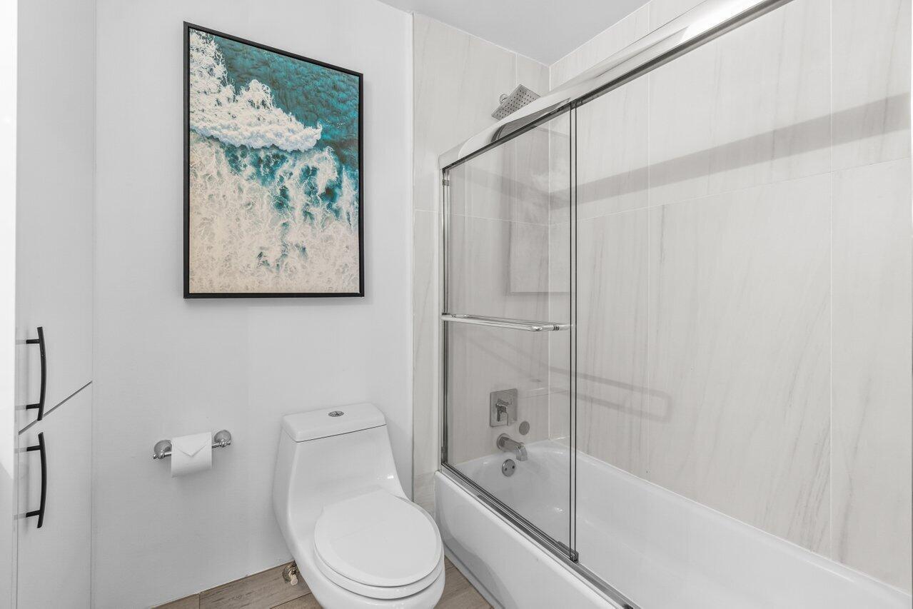 2104 NE 44 Street 20