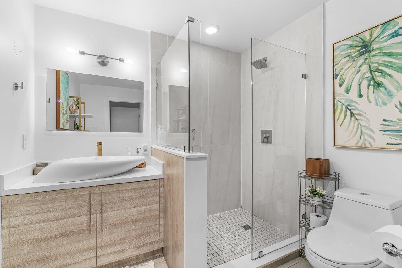 2104 NE 44 Street 20