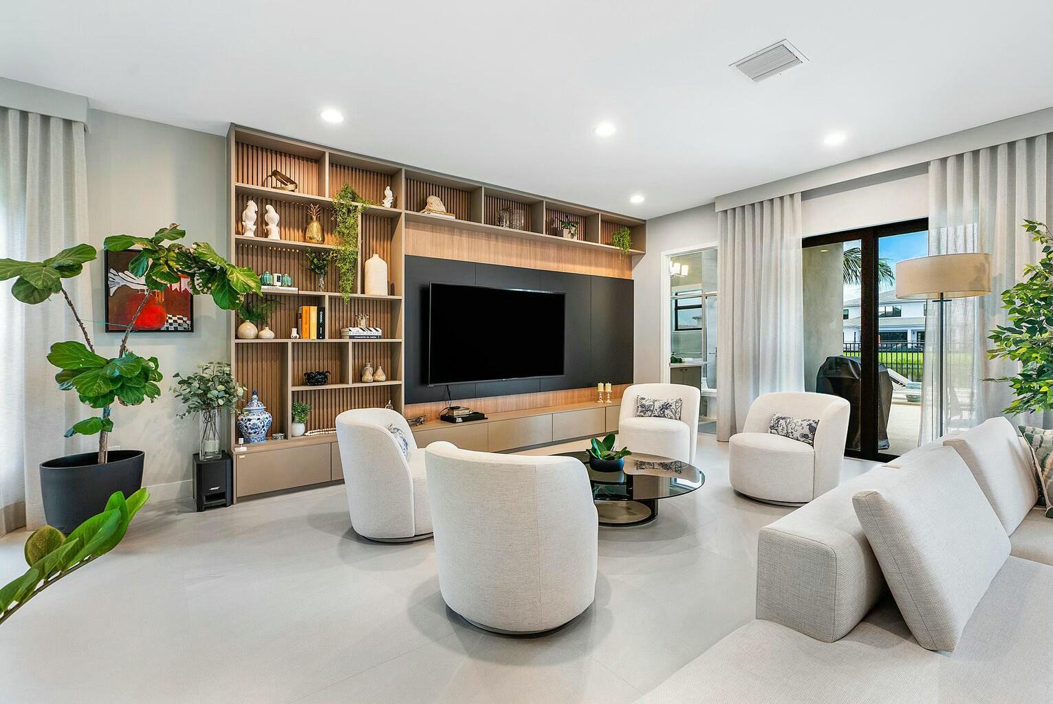 8635 Dearborn River Way