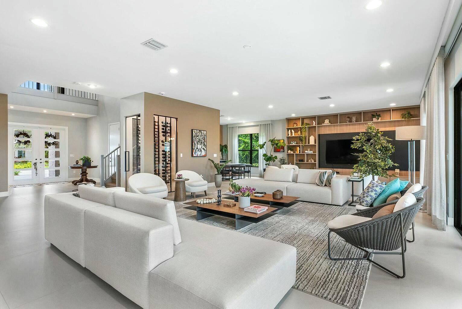 8635 Dearborn River Way