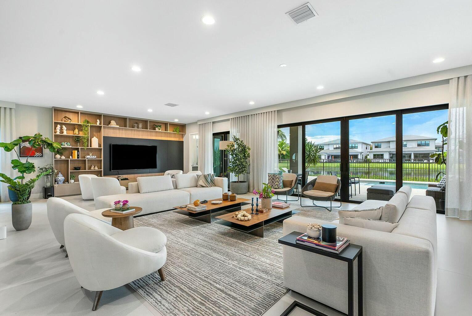 8635 Dearborn River Way