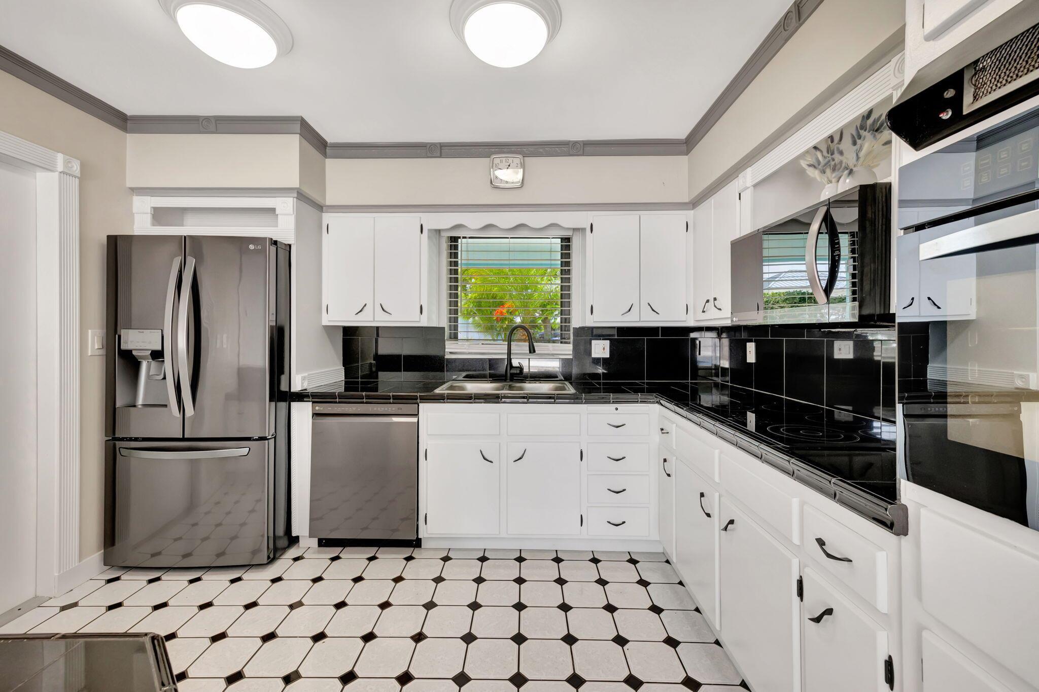 1233 SE 12th Terrace