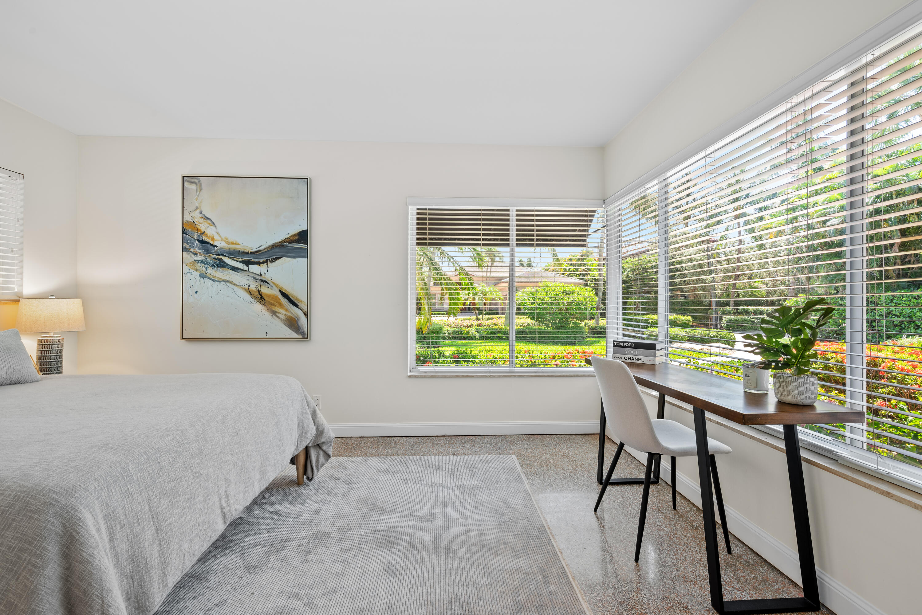 330 SE 7th Avenue