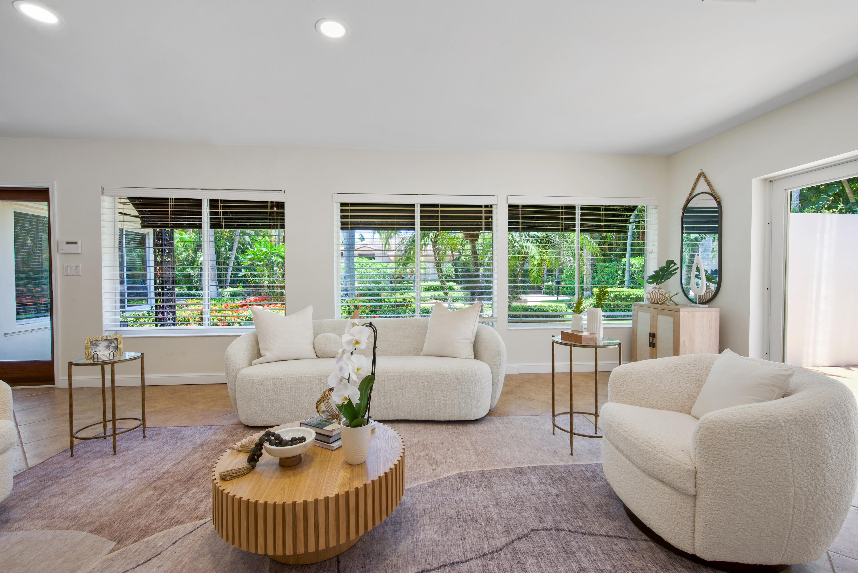 330 SE 7th Avenue