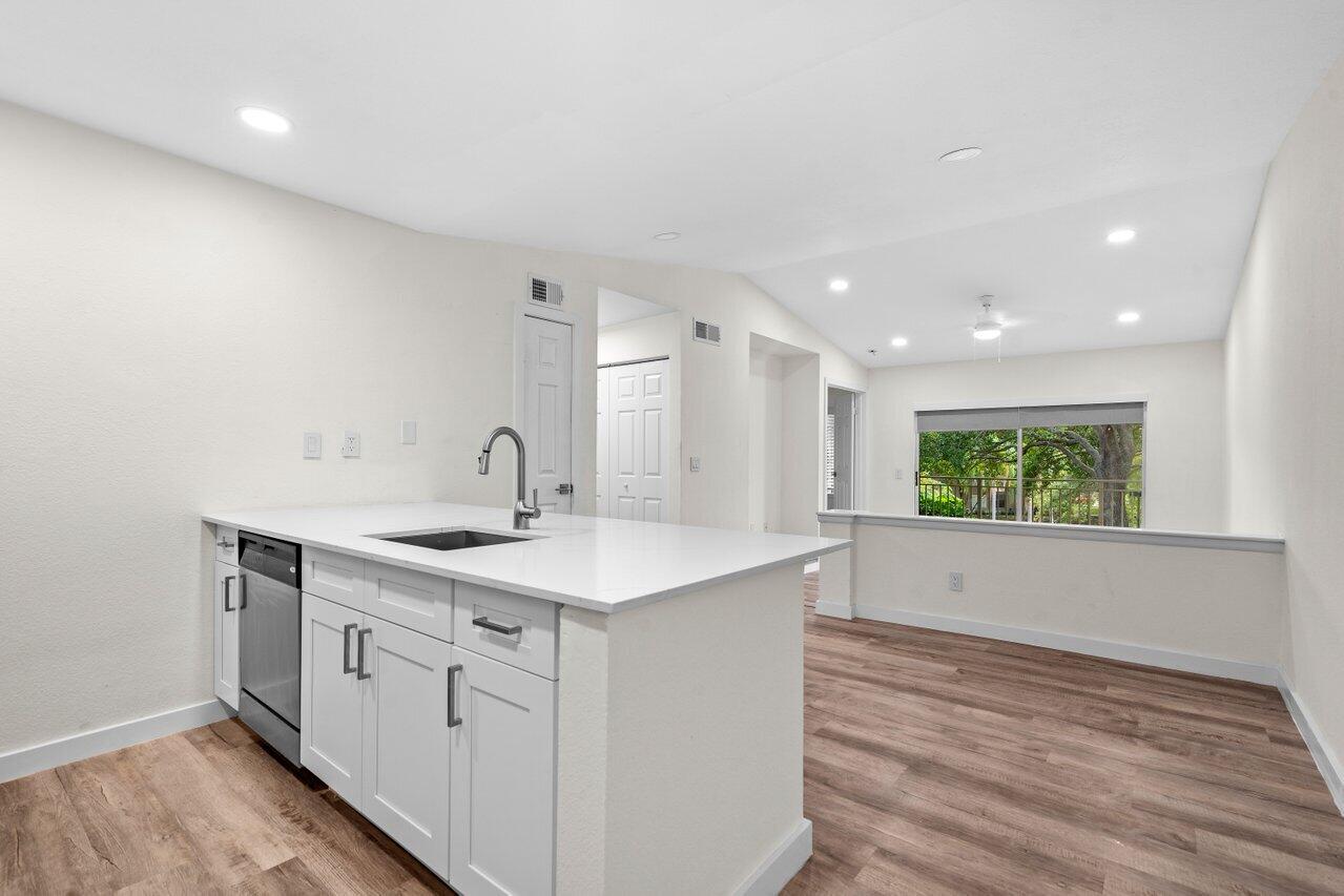 1825 Palm Cove Boulevard 7-307