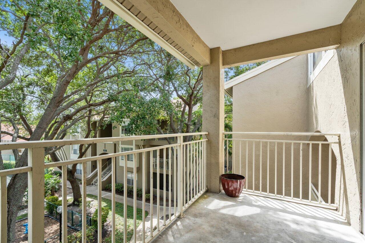 1825 Palm Cove Boulevard 7-307