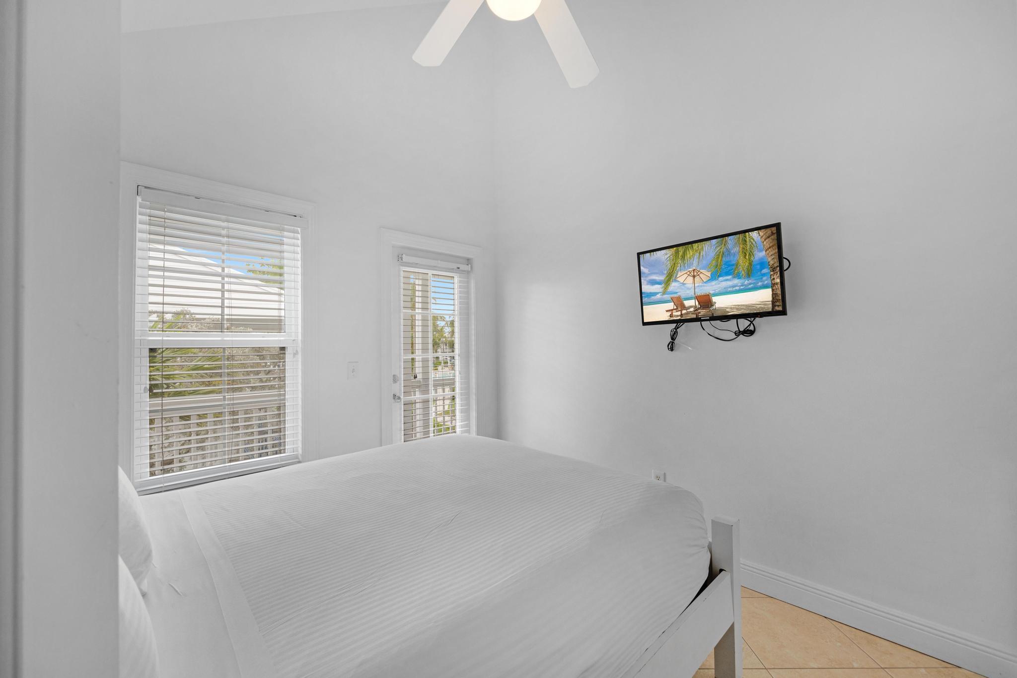 2600 Overseas Highway 37