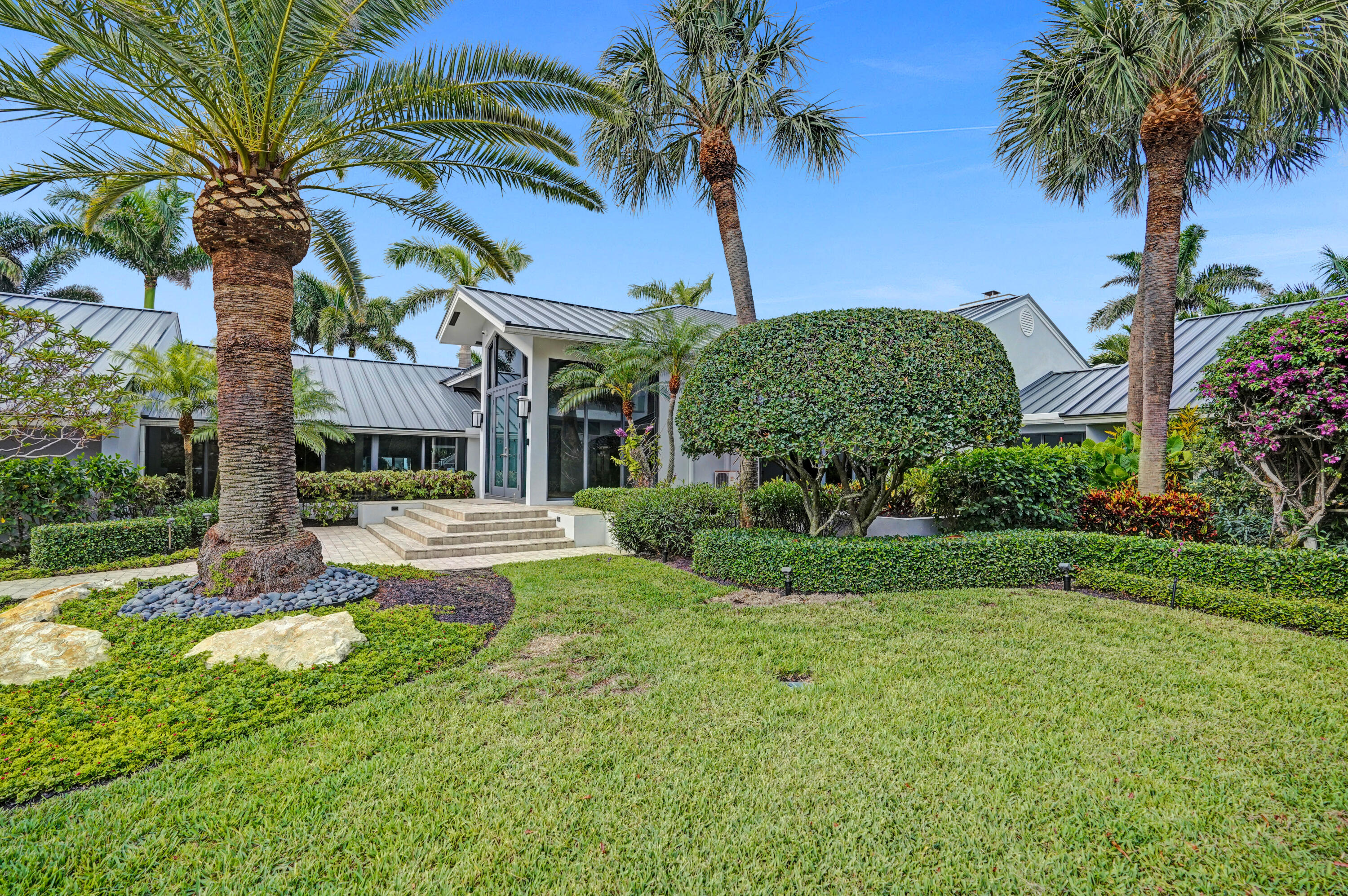 961 Iris Drive