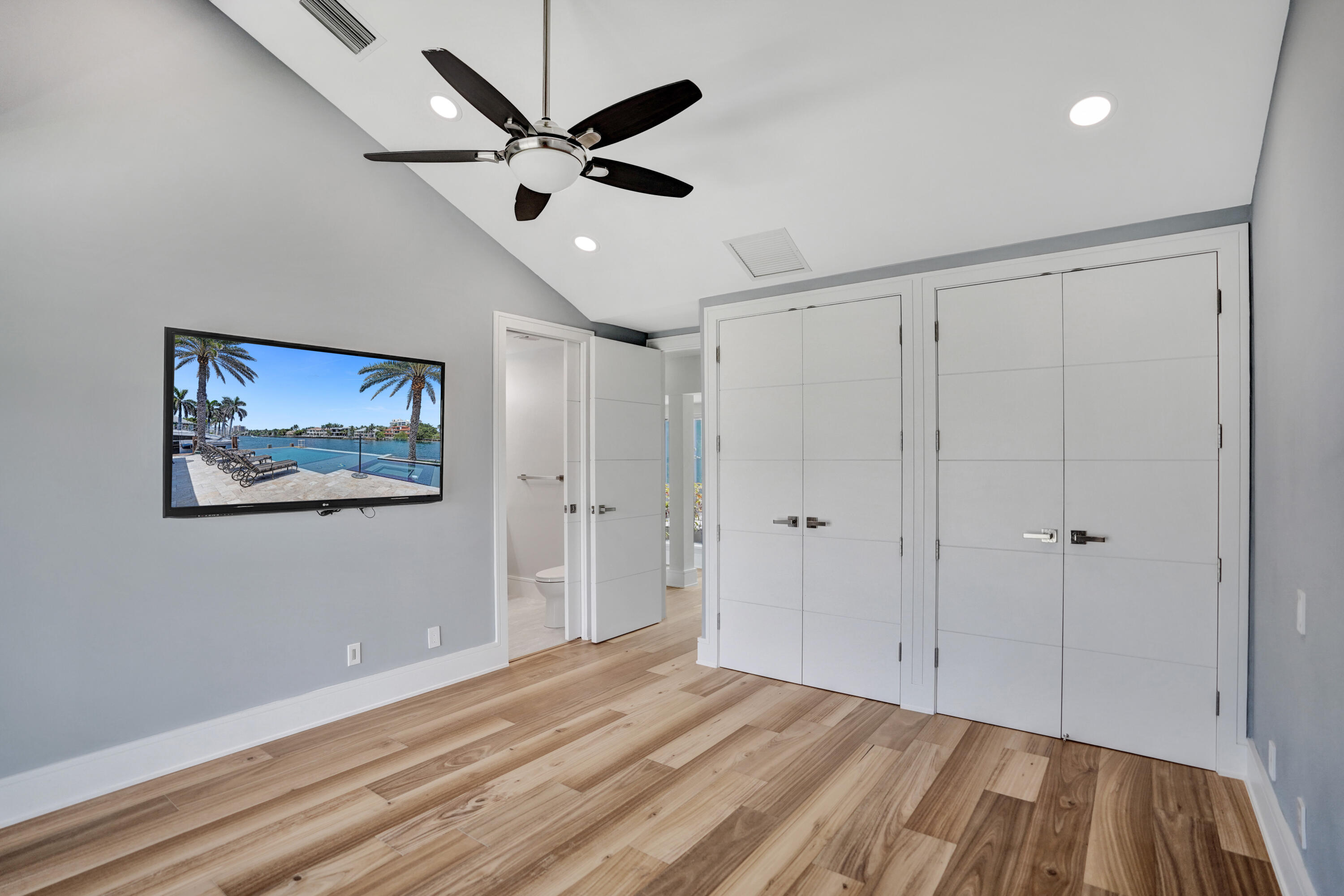 961 Iris Drive