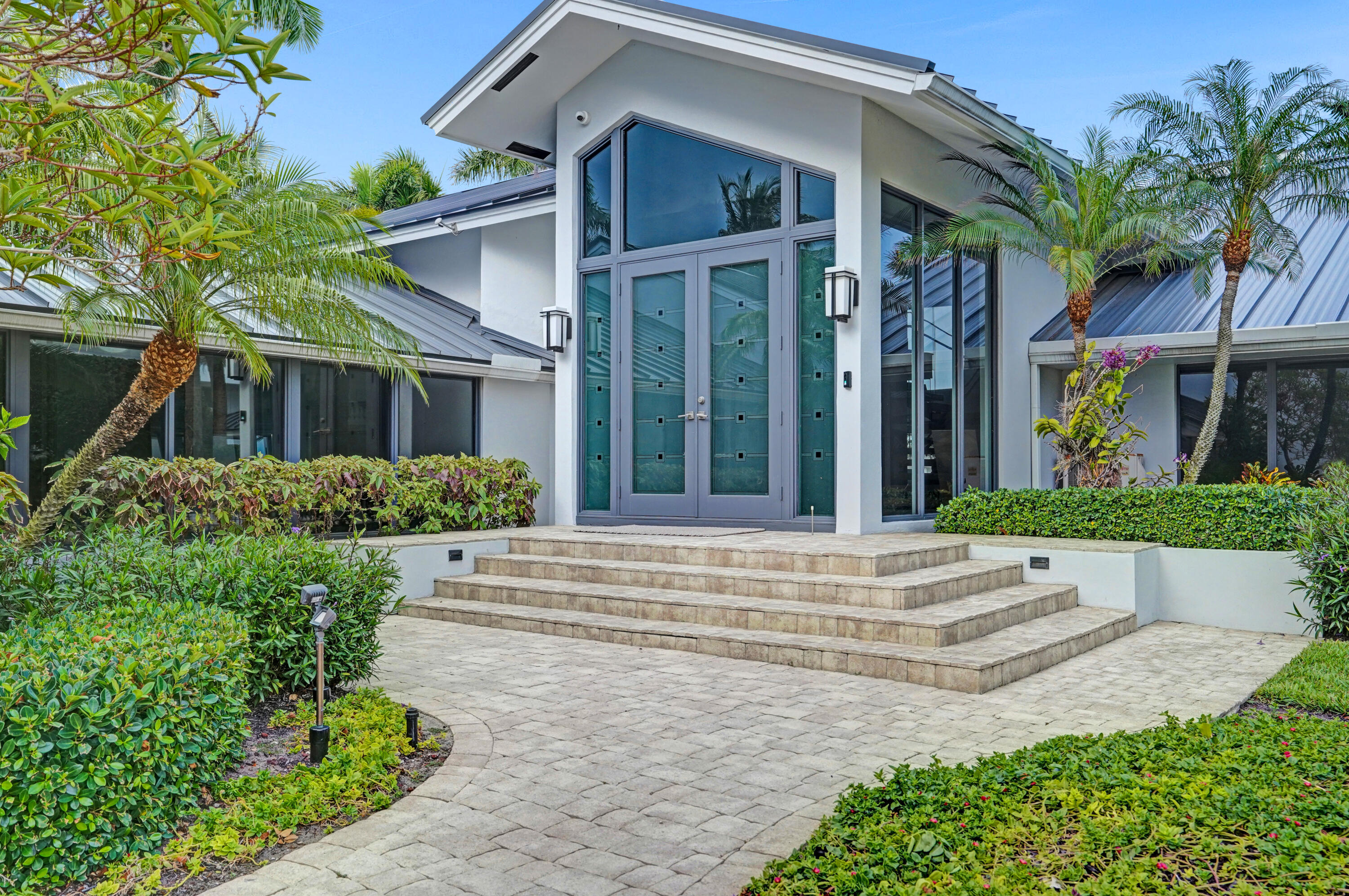 961 Iris Drive