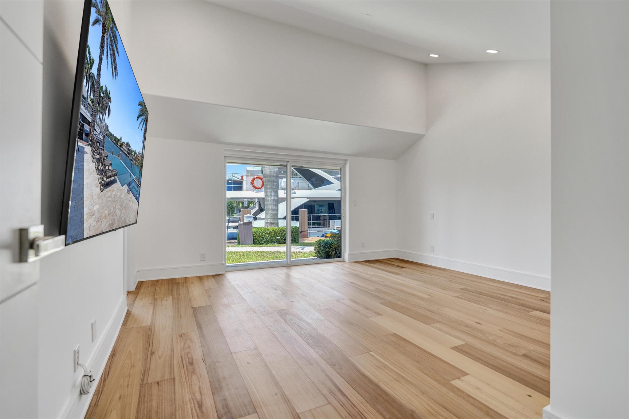 961 Iris Drive