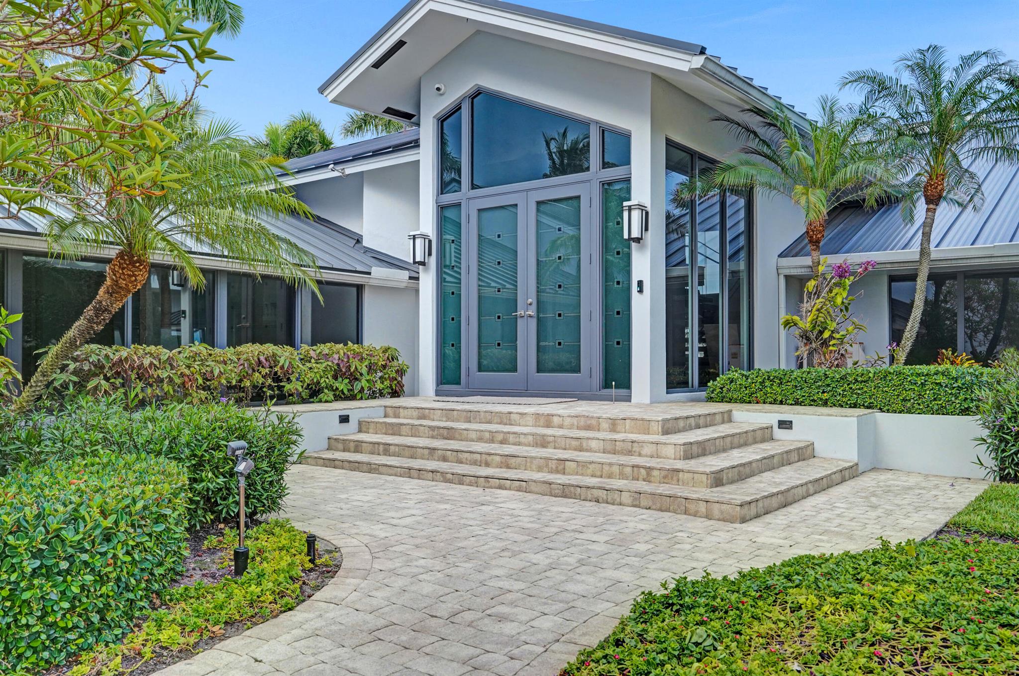 961 Iris Drive