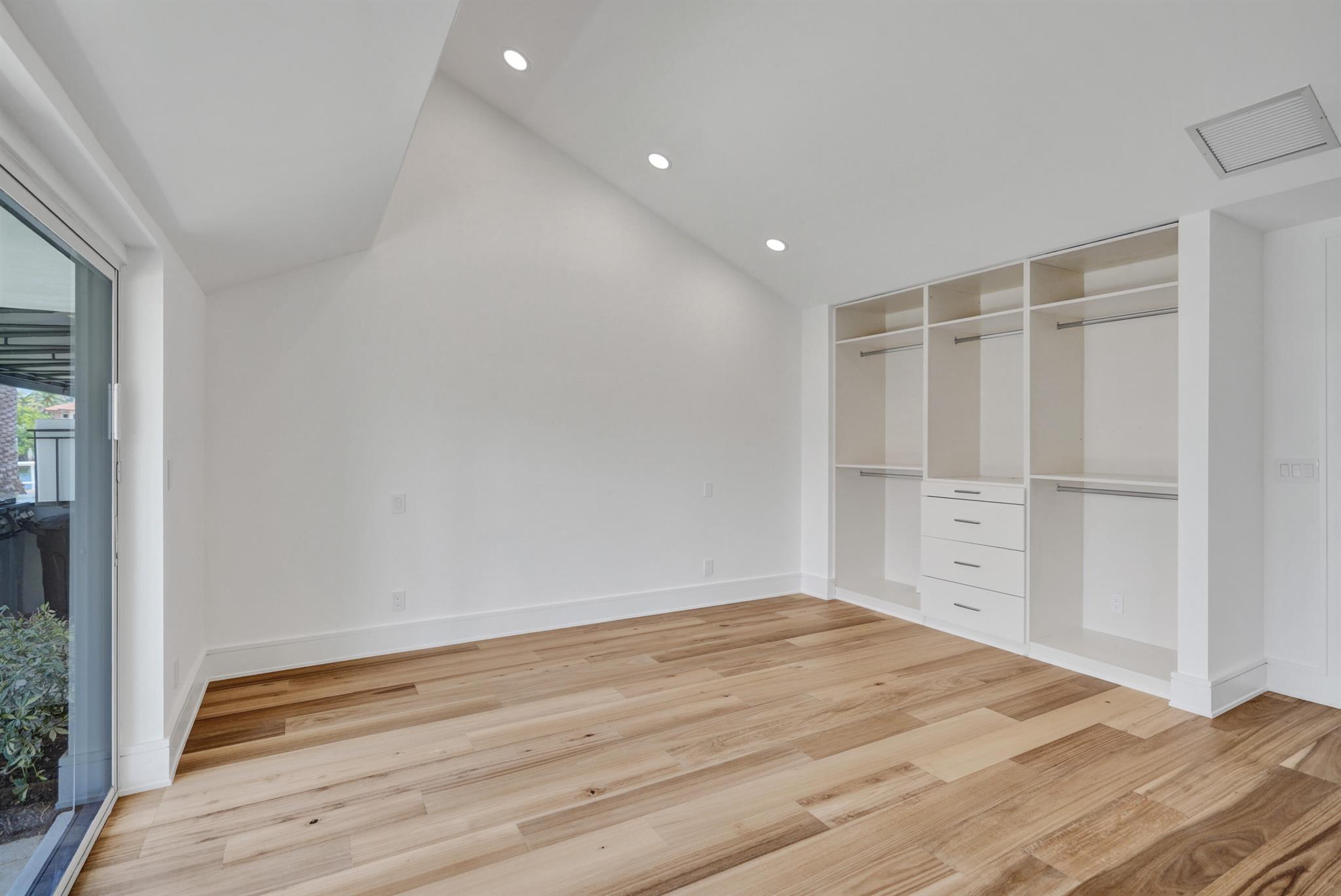 961 Iris Drive