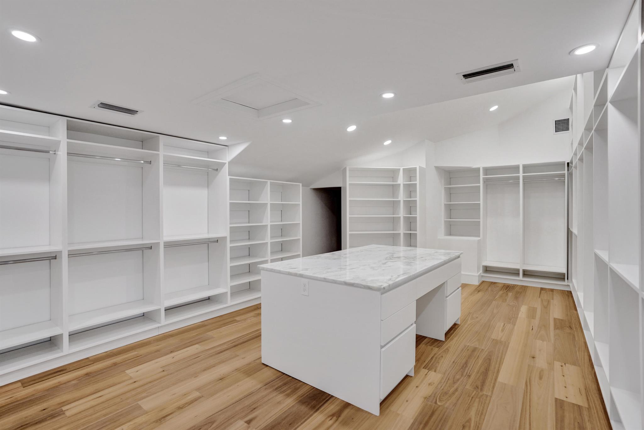 961 Iris Drive