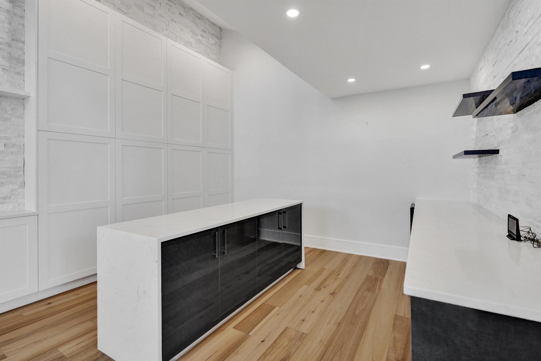 961 Iris Drive