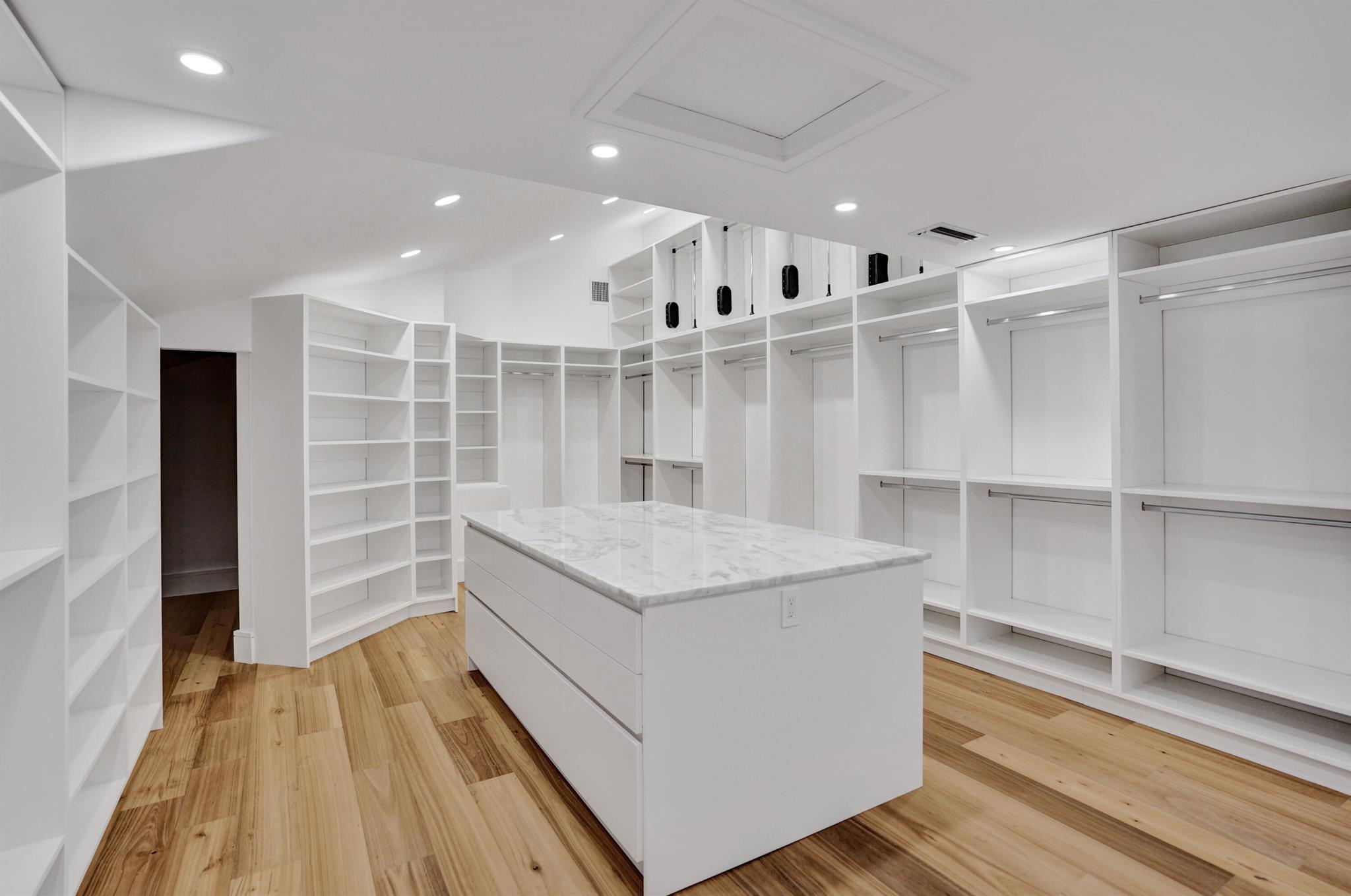 961 Iris Drive