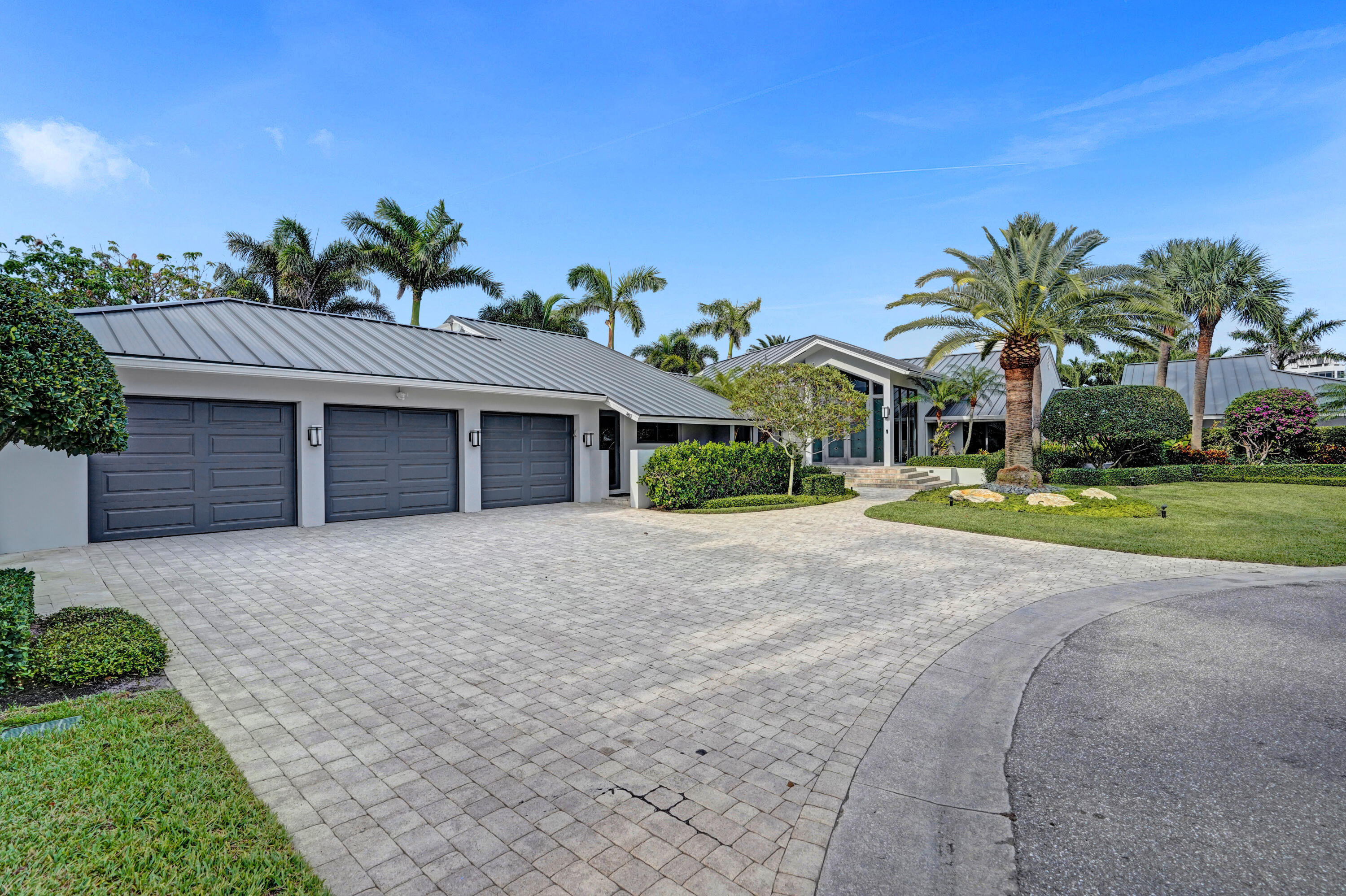 961 Iris Drive