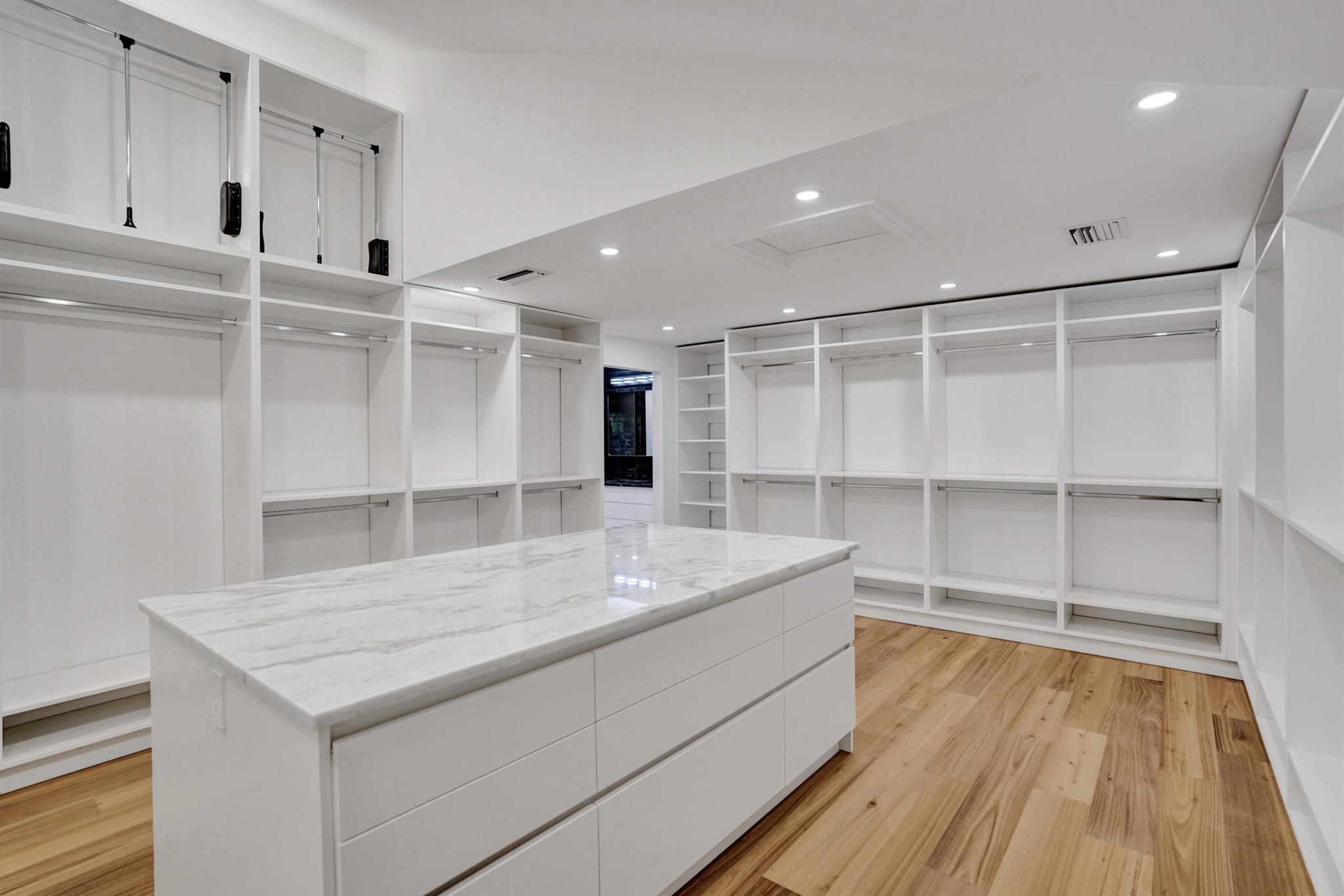 961 Iris Drive